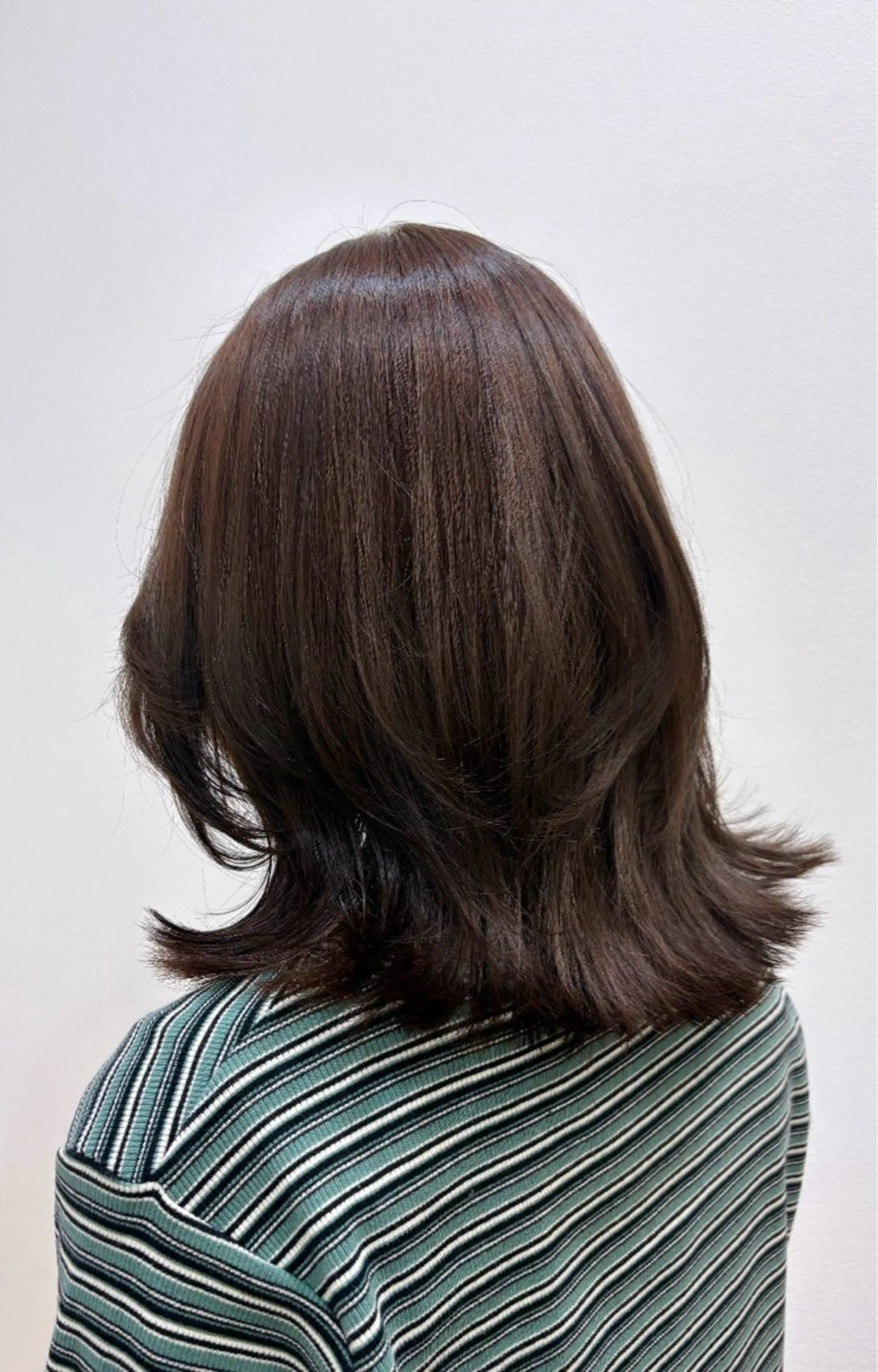 ミディアム カット ヘアカラー トリートメント ヘッドスパ 垢抜け 雰囲気アップ ふにゅう ののかのヘアスタイル