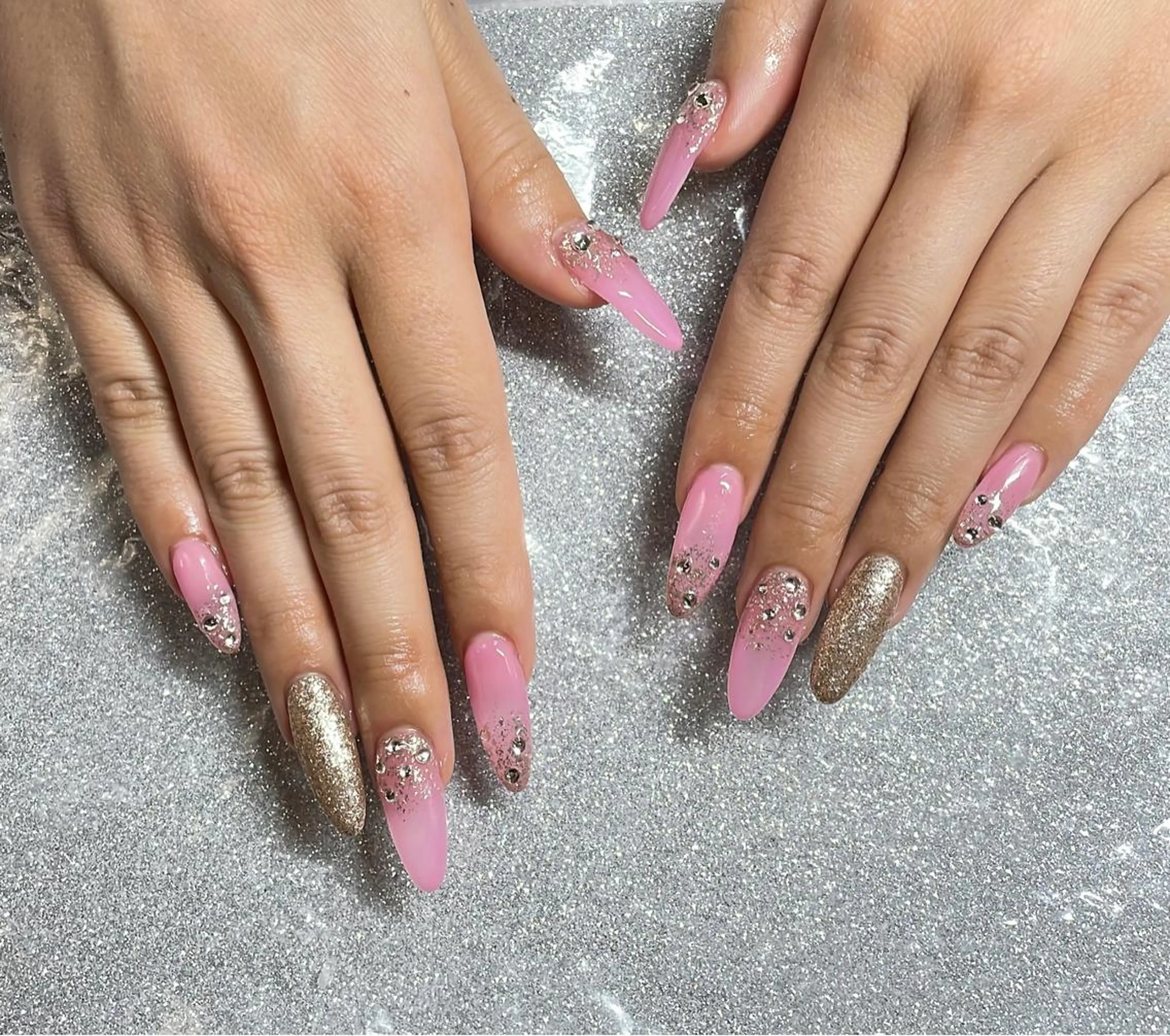 ネイル ハンドネイル VIERU 🌈🎀💖のネイルデザイン