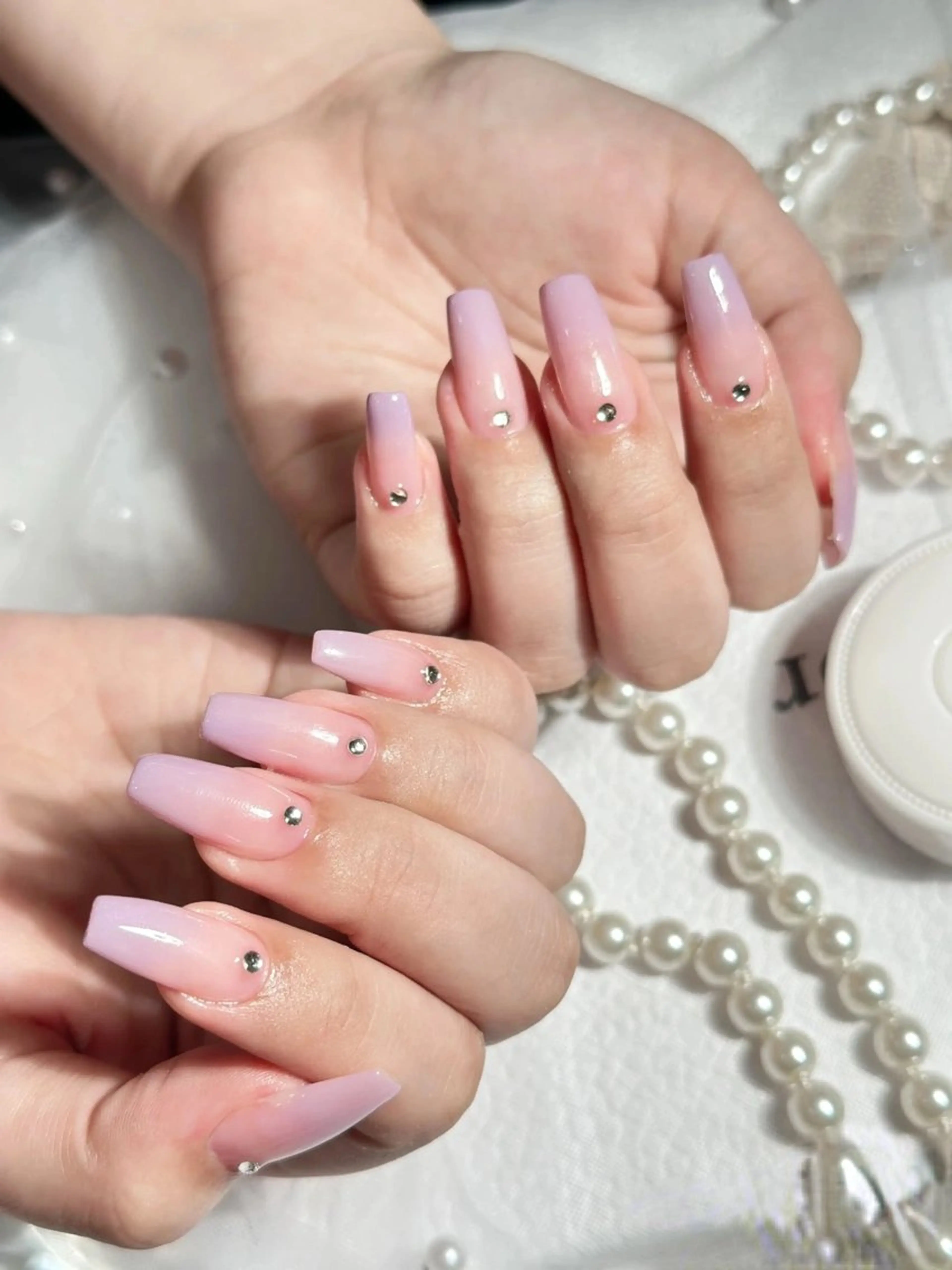 🏅🔥チップ長さ出しカラーグラデーション小ストーン10個無料付け¥11800ソフトジェルオフ無料の写真