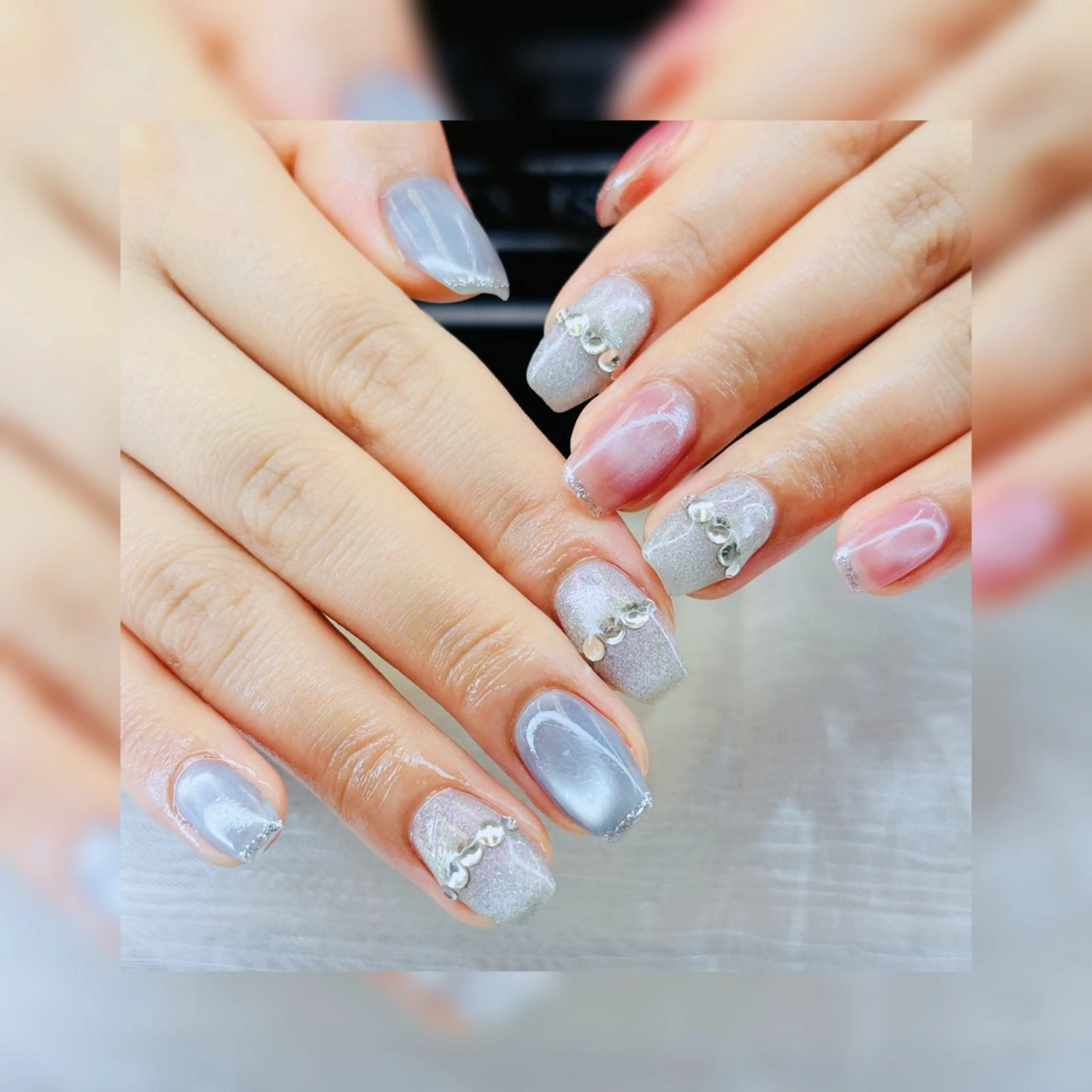 ネイル ハンドネイル フットネイル ハンドケア AngelChris ビューティーサロンのネイルデザイン