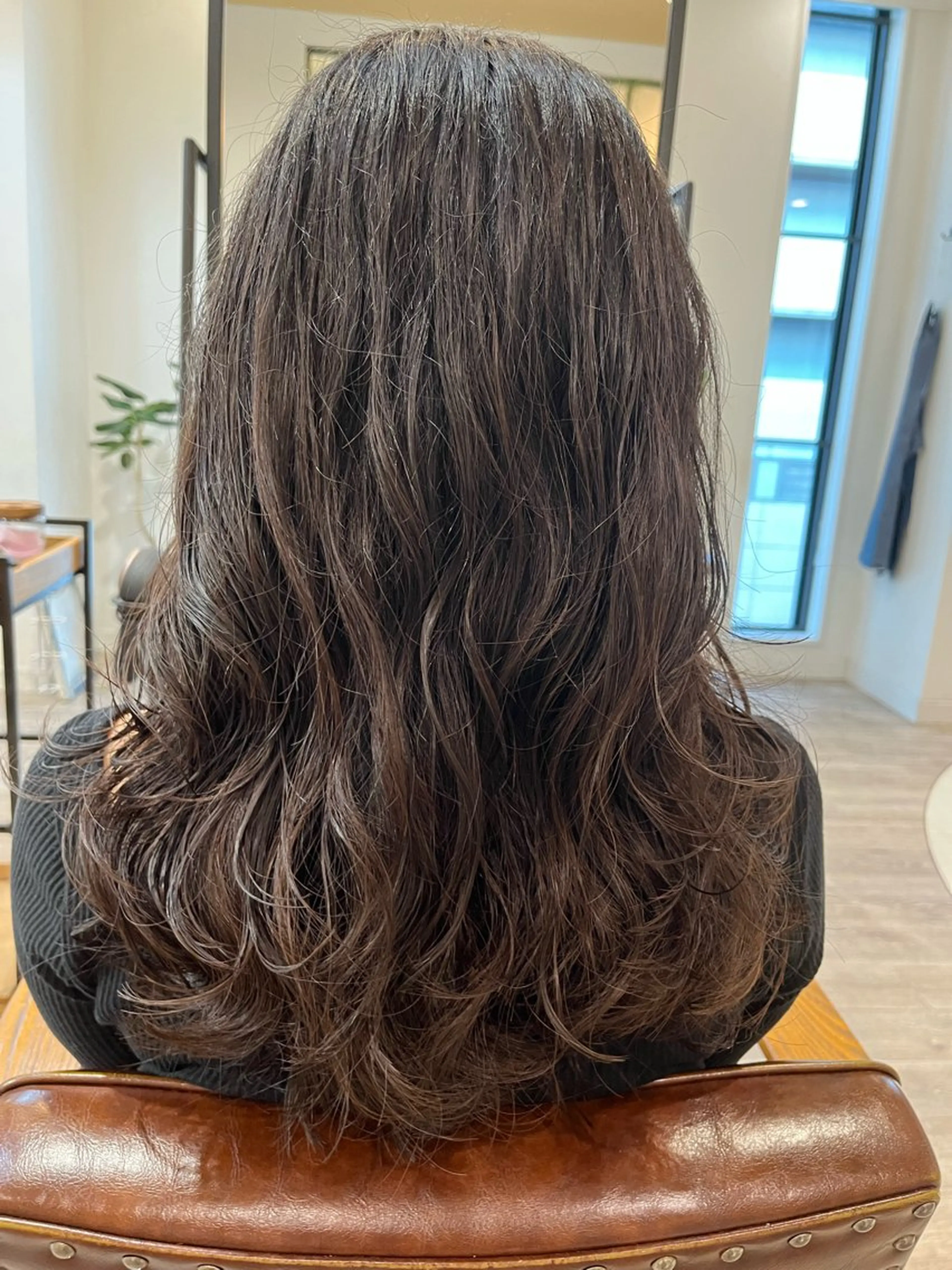 セミロング パーマ カット パーマ ショート/ボブ/透明 感カラー/高橋あみのヘアスタイル