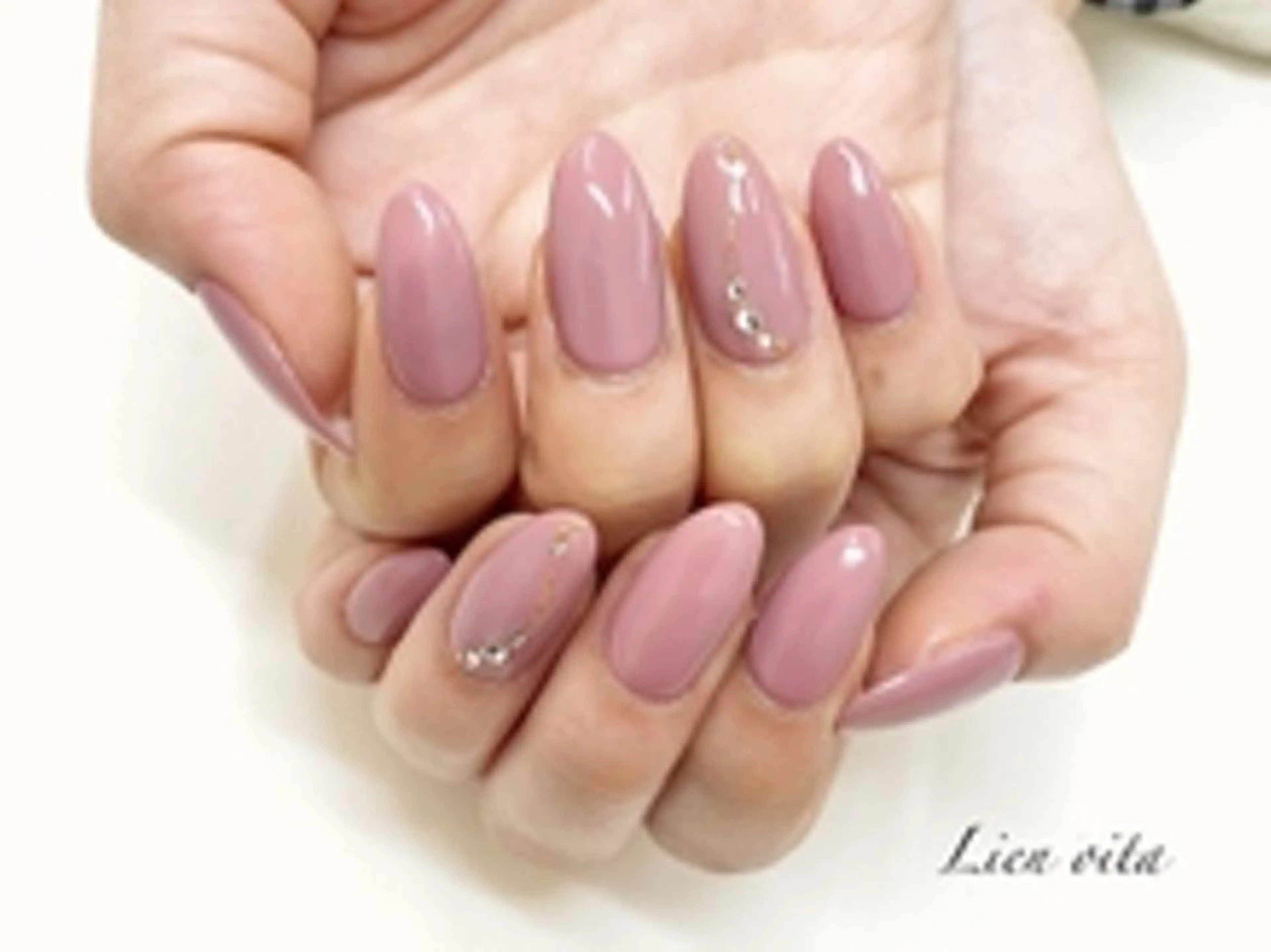 ネイル シンプルネイル クレアラルーチェ studentサロンのネイルデザイン