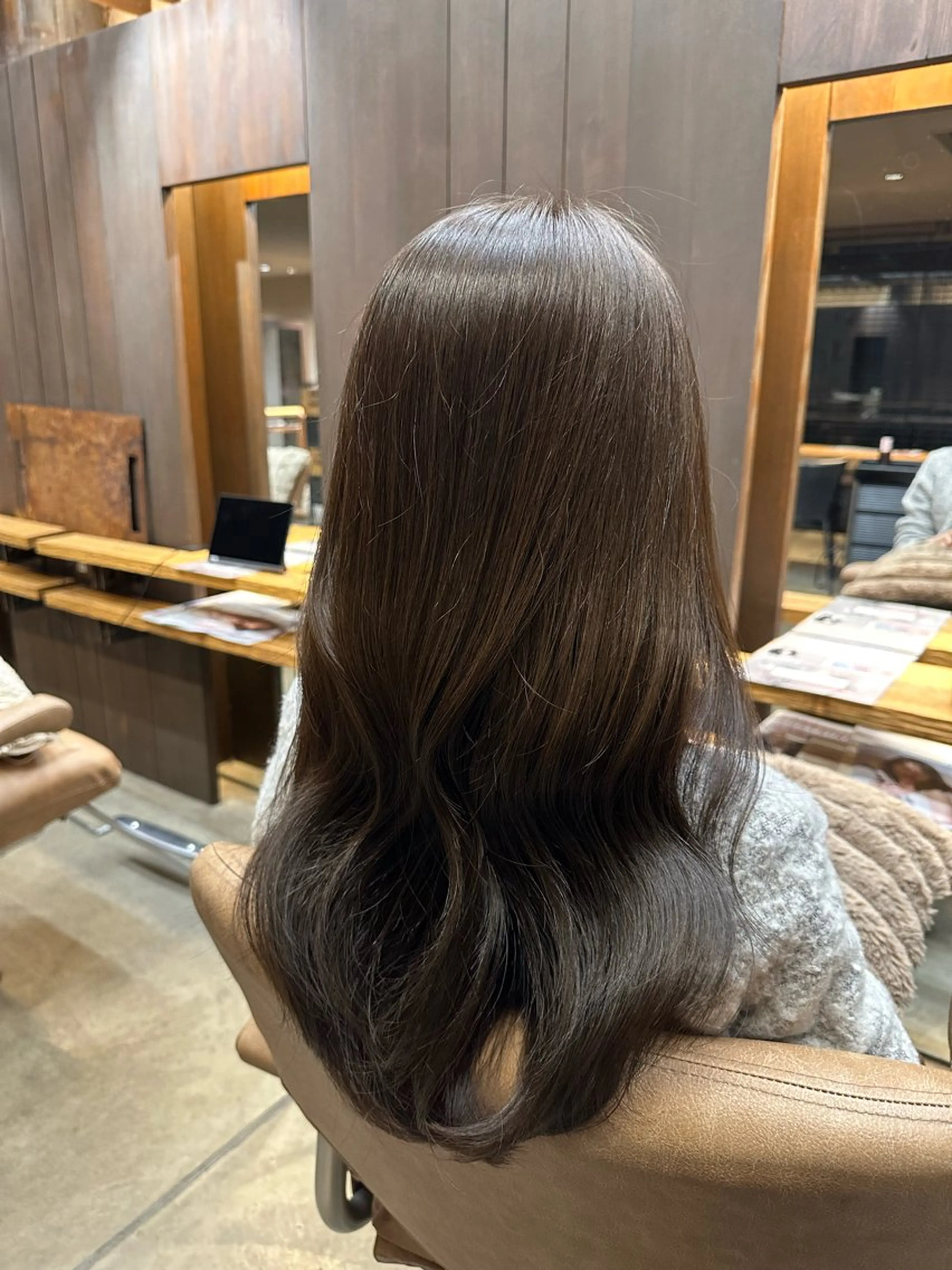 カラー ベージュカラー オリーブベージュ ヘアカラー トリートメント 水光艶カラー/ 艶ブリーチ/颯のヘアスタイル