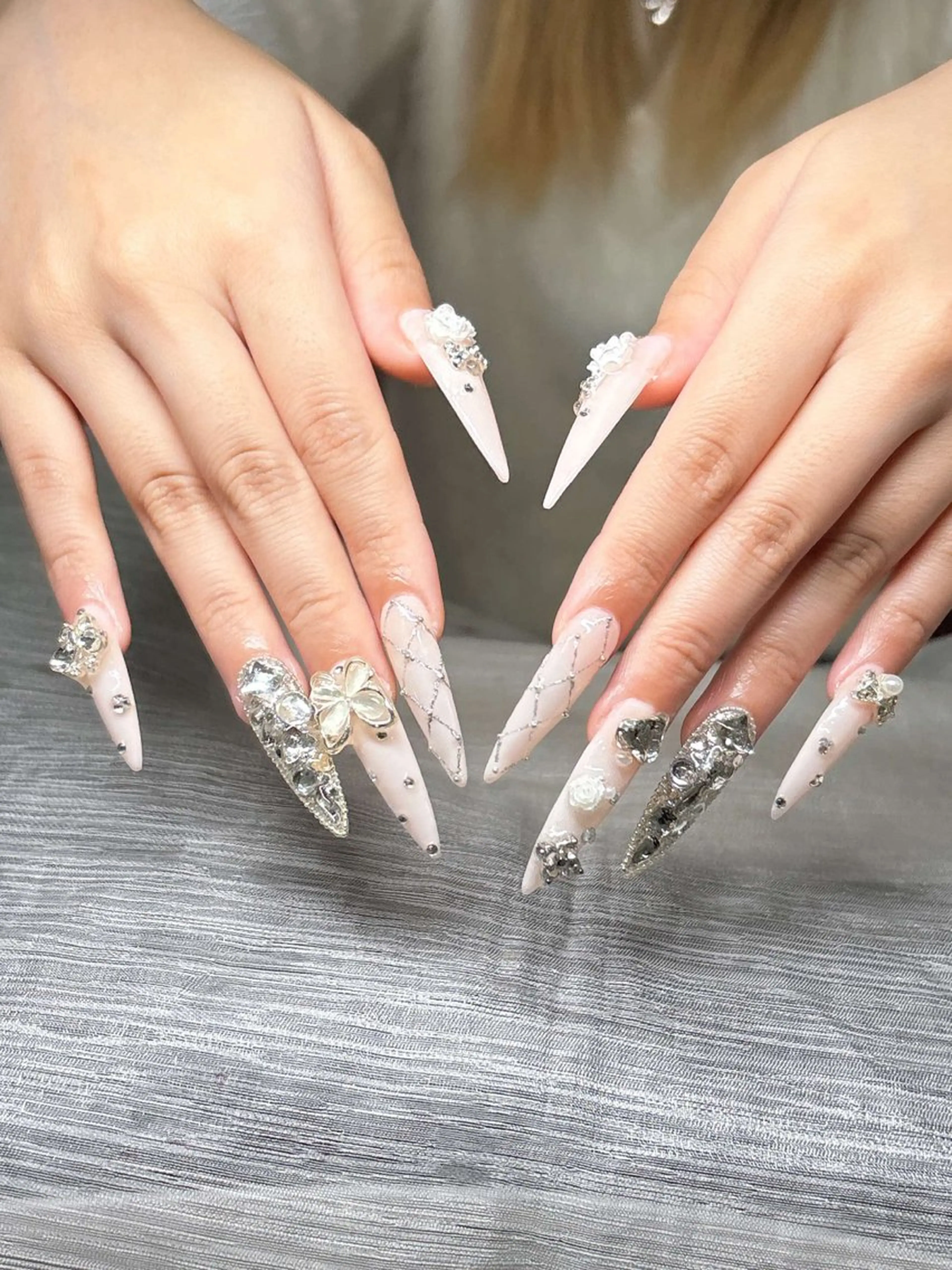 ネイル 長さ出し グラデーション キラキラネイル マグネットネイル ニュアンスネイル ハンドネイル Lee Nails チップ長さだし専門店のネイルデザイン