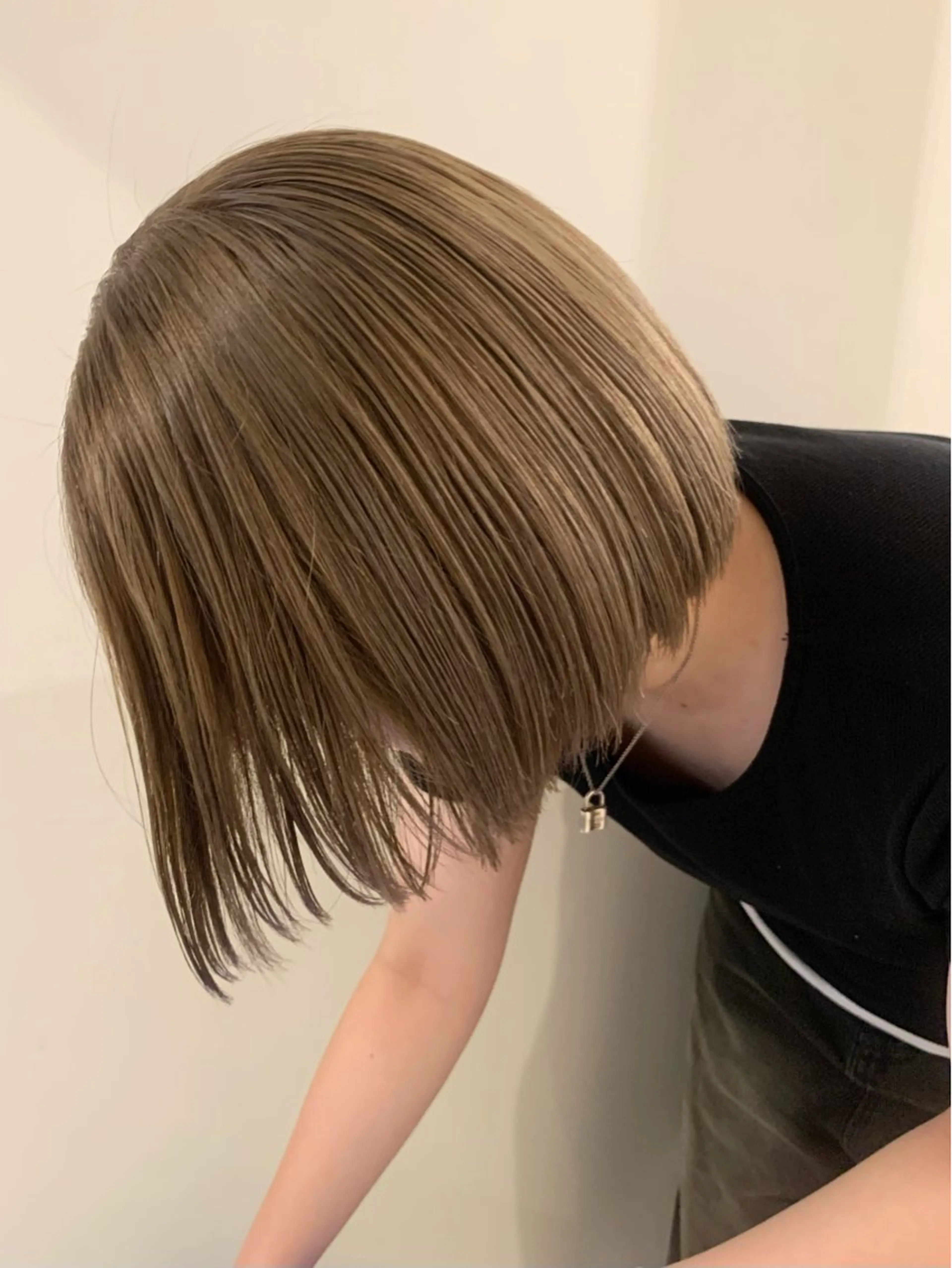 ミディアム カラー ベージュカラー ハイトーンカラー ミルクティーベージュ ボブ カット ヘアカラー 落合希 Olivebeigeのヘアスタイル