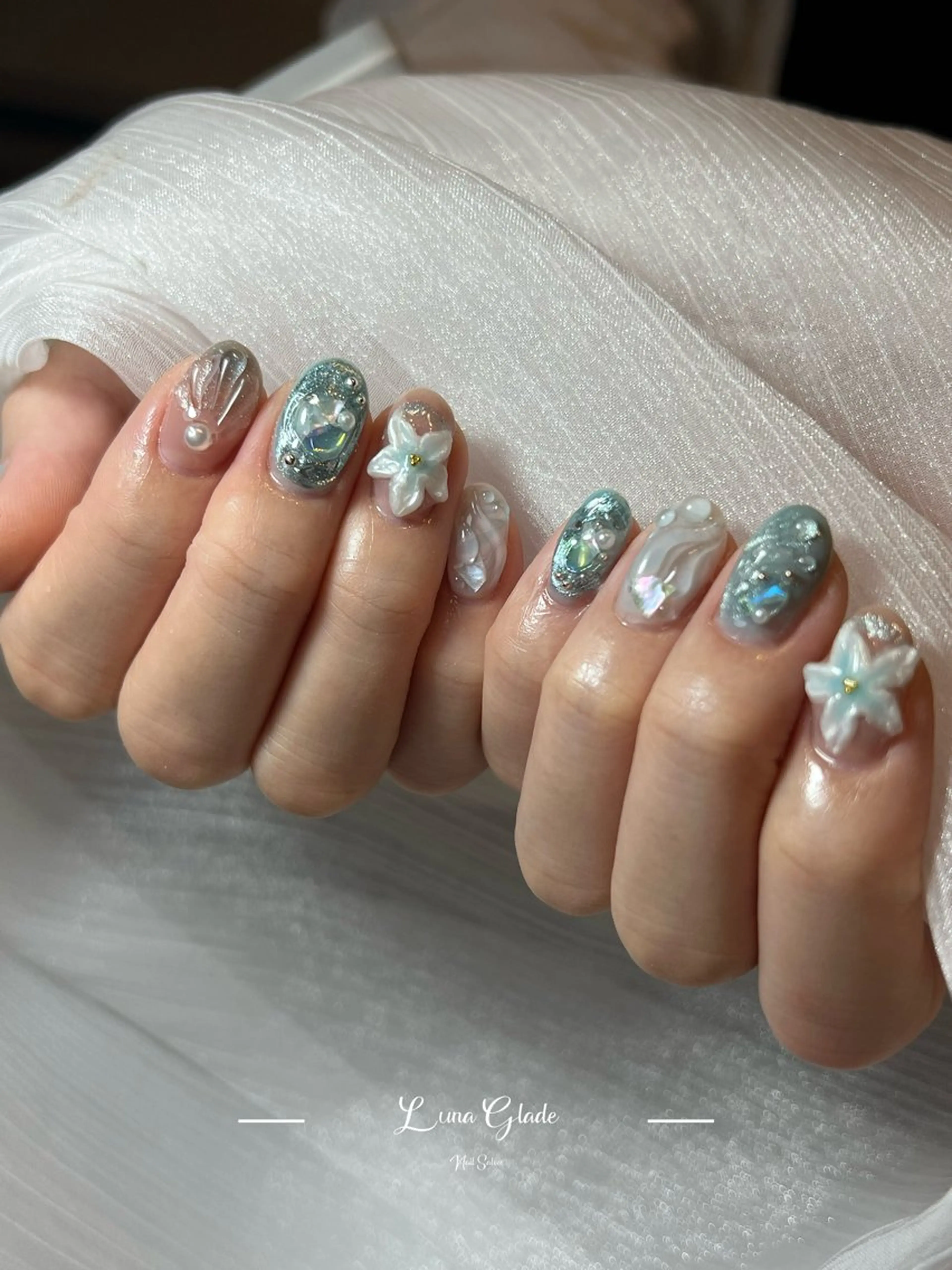 ネイル ハンドネイル Luna Gladeのネイルデザイン