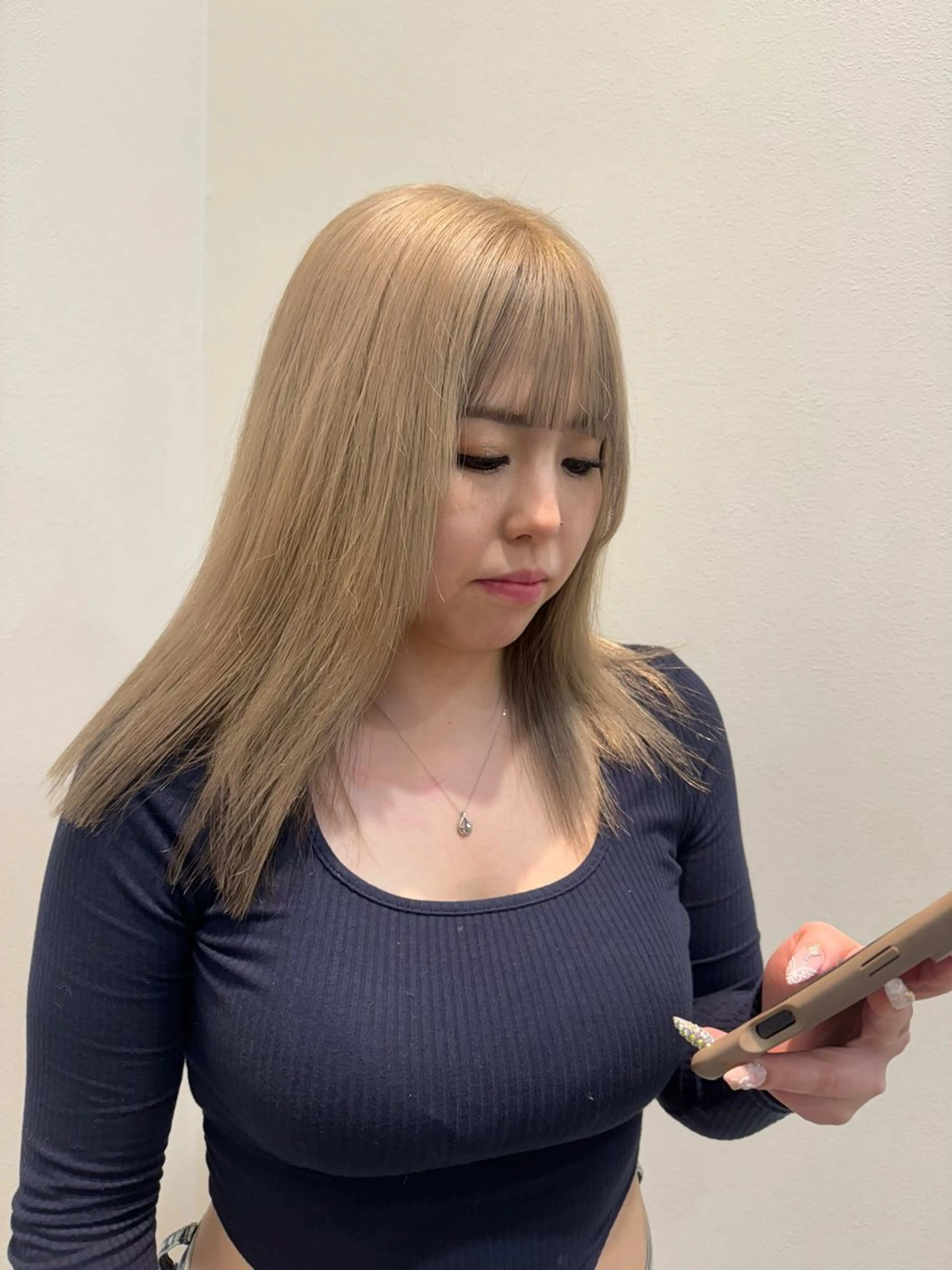 ミディアム カラー 堀越 美羽のヘアスタイル