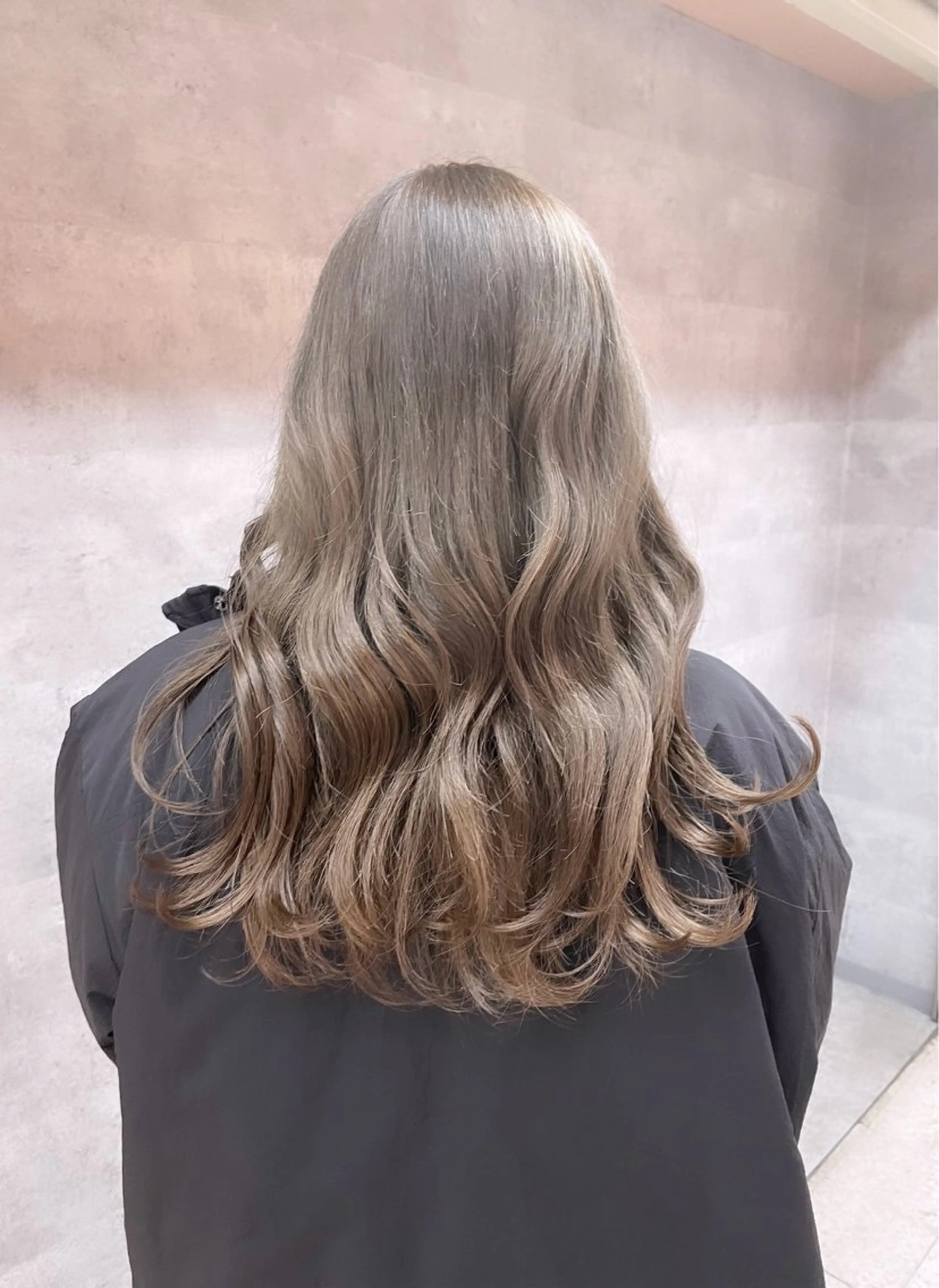 ダブルカラー🫧(イルミナカラー+ブリーチ)+IONオイルローズトリートメントの写真