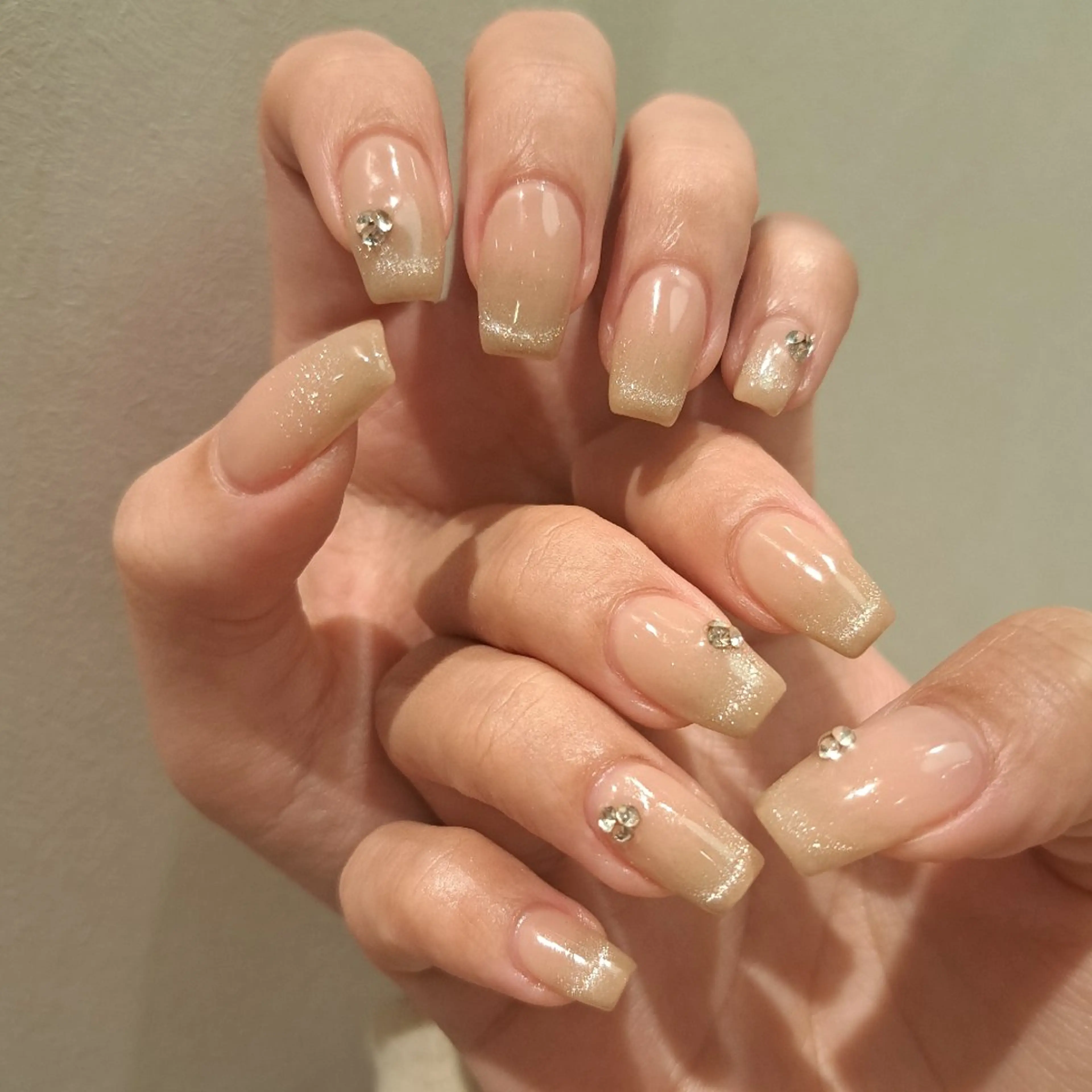 ネイル アートネイル フレンチネイル ジェルネイル マグネットネイル マグネットフレンチ ハンドネイル Nail mood デザイン持ち込みokのネイルデザイン