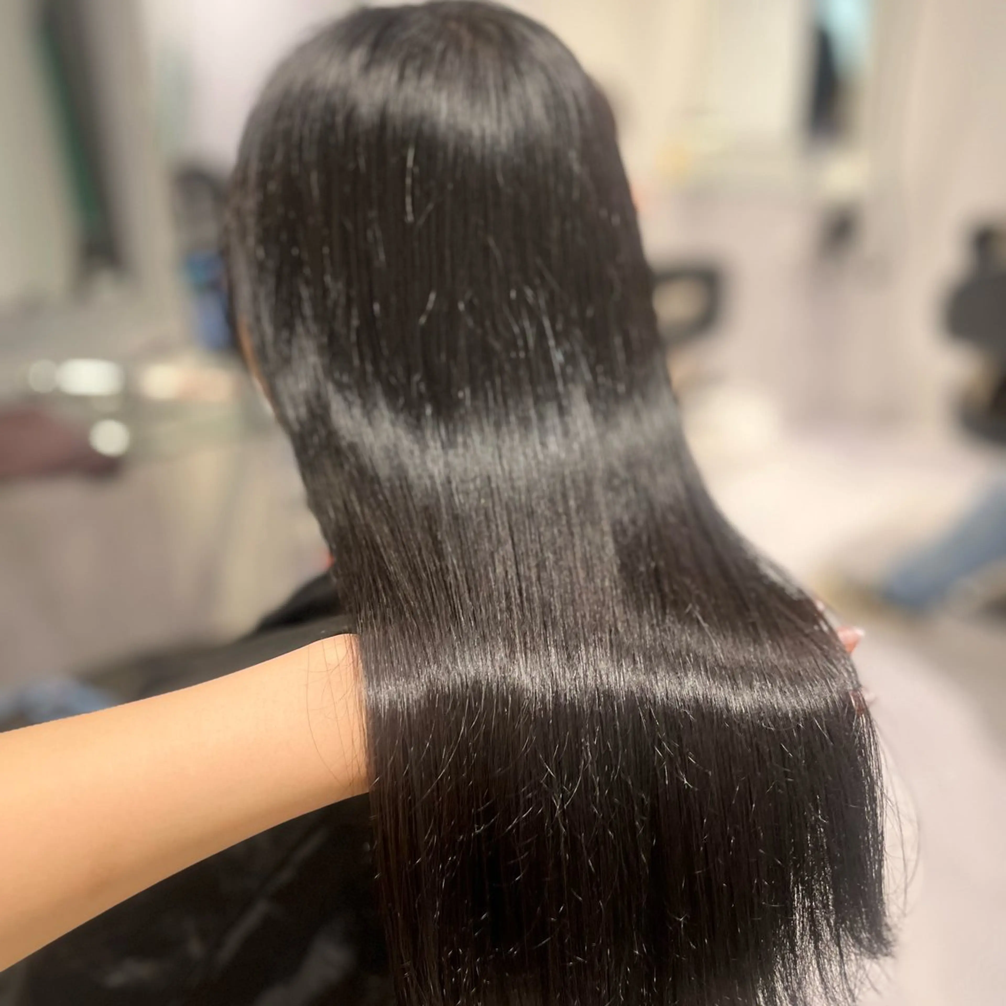 ロング カラー 🫧うる艶トレンド 🫧透明感カラーのヘアスタイル