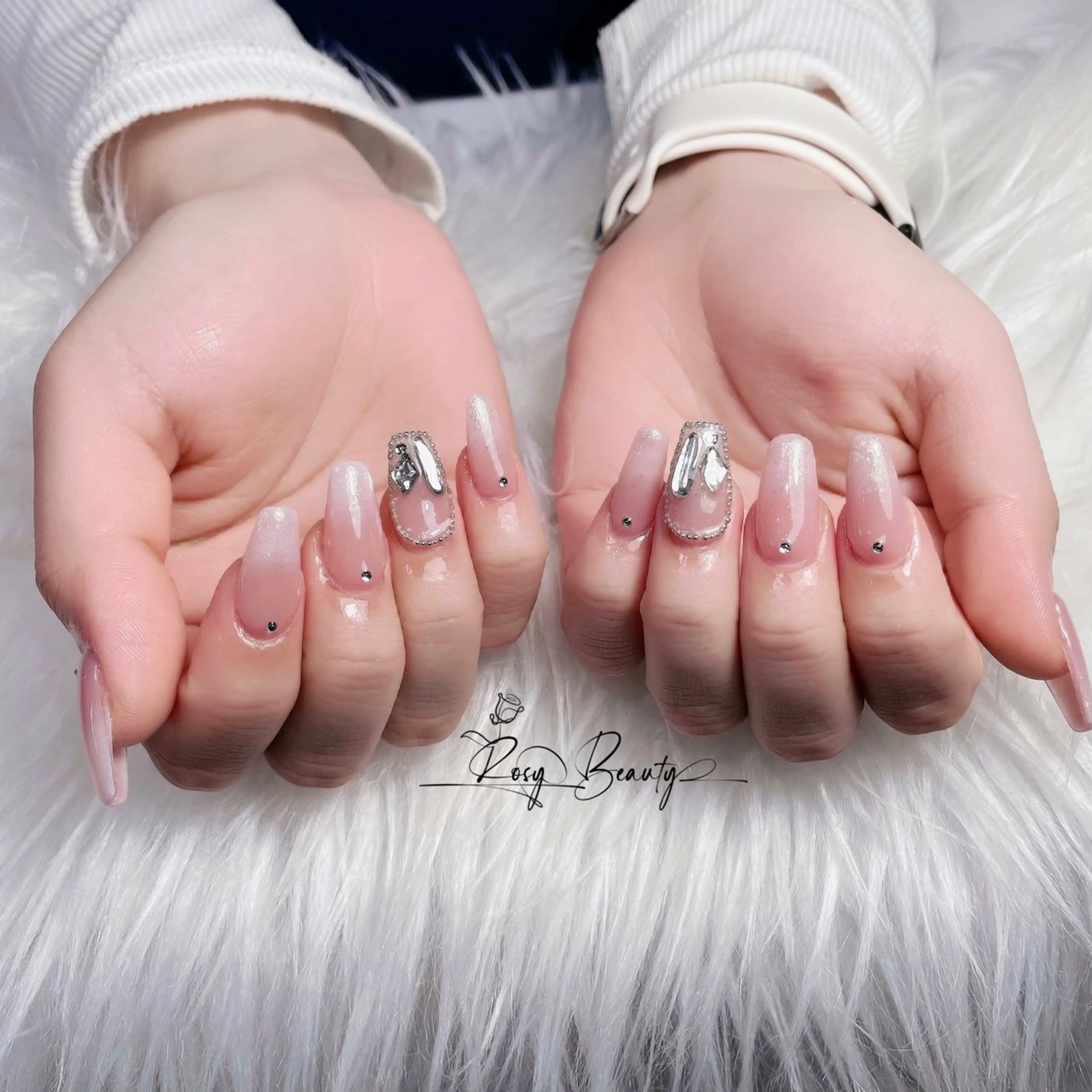 ネイル ハンドネイル RosyBeauty Salon所属・RosyBeauty Salonのネイルデザイン