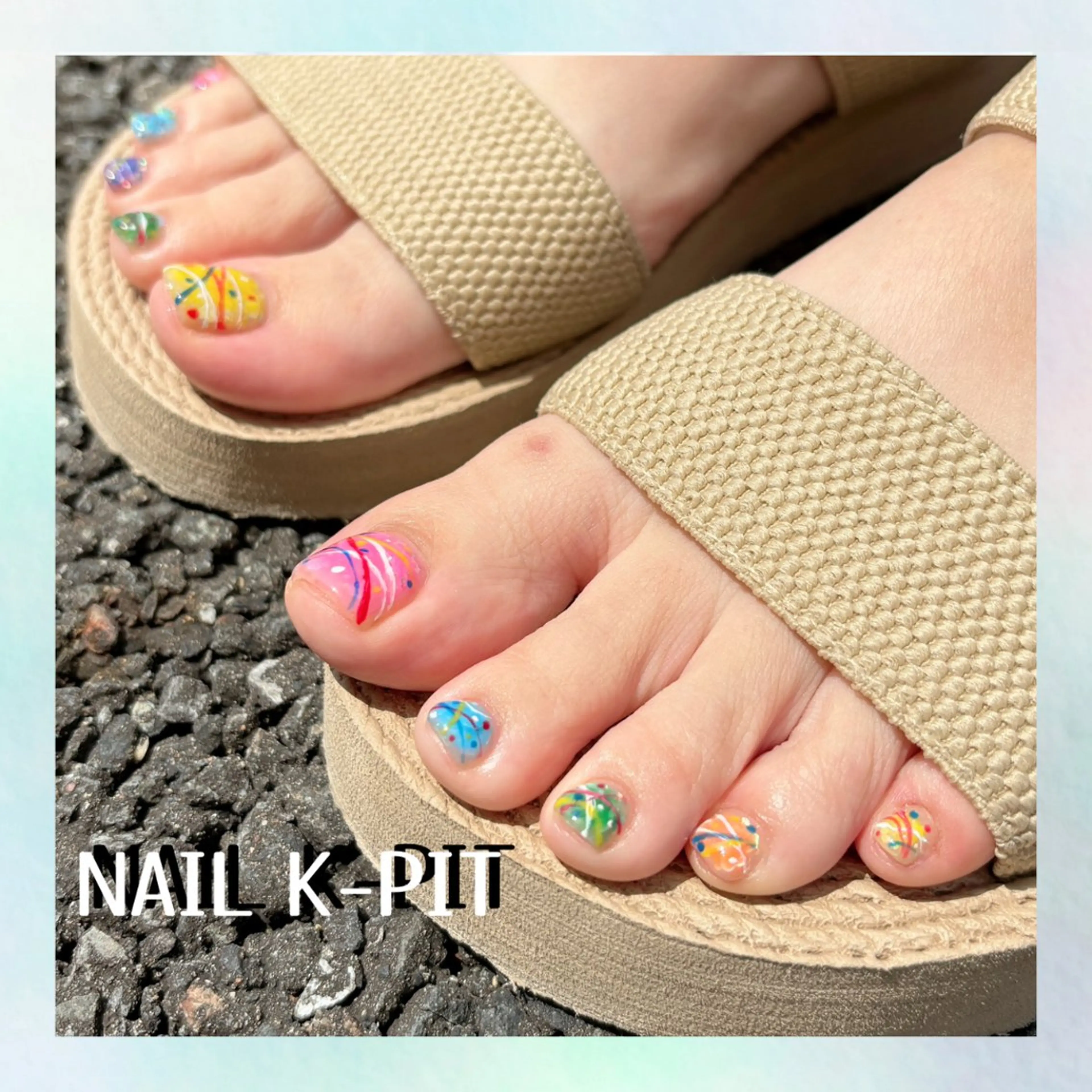 🦶🏻フットやり放題😊オフ込み持ち込みデザイン、シール·パーツ持ち込みOK👌デザイン相談もお気軽にお申し出くださいの写真