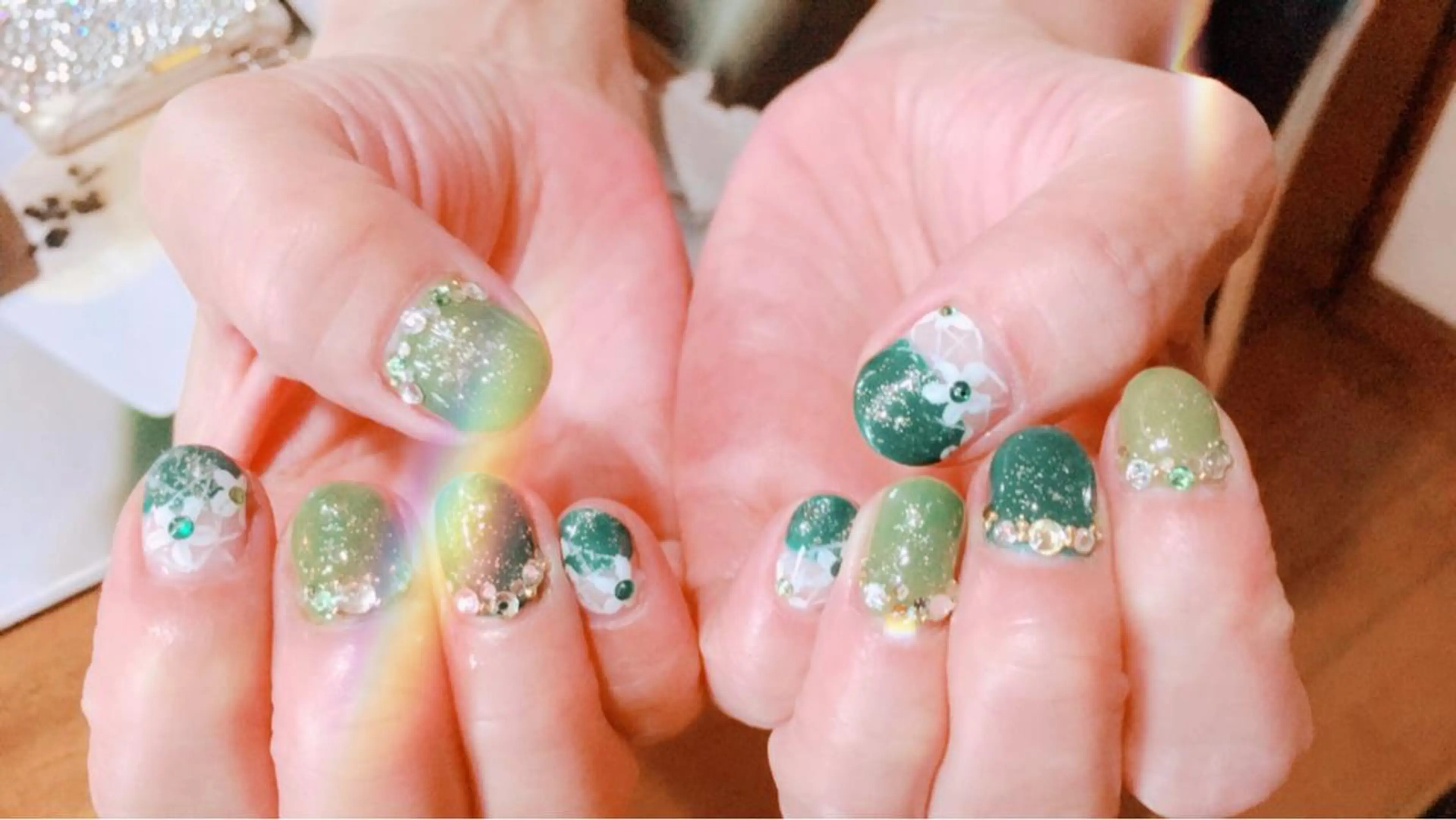 ネイル 田口 美奈のヘアスタイル