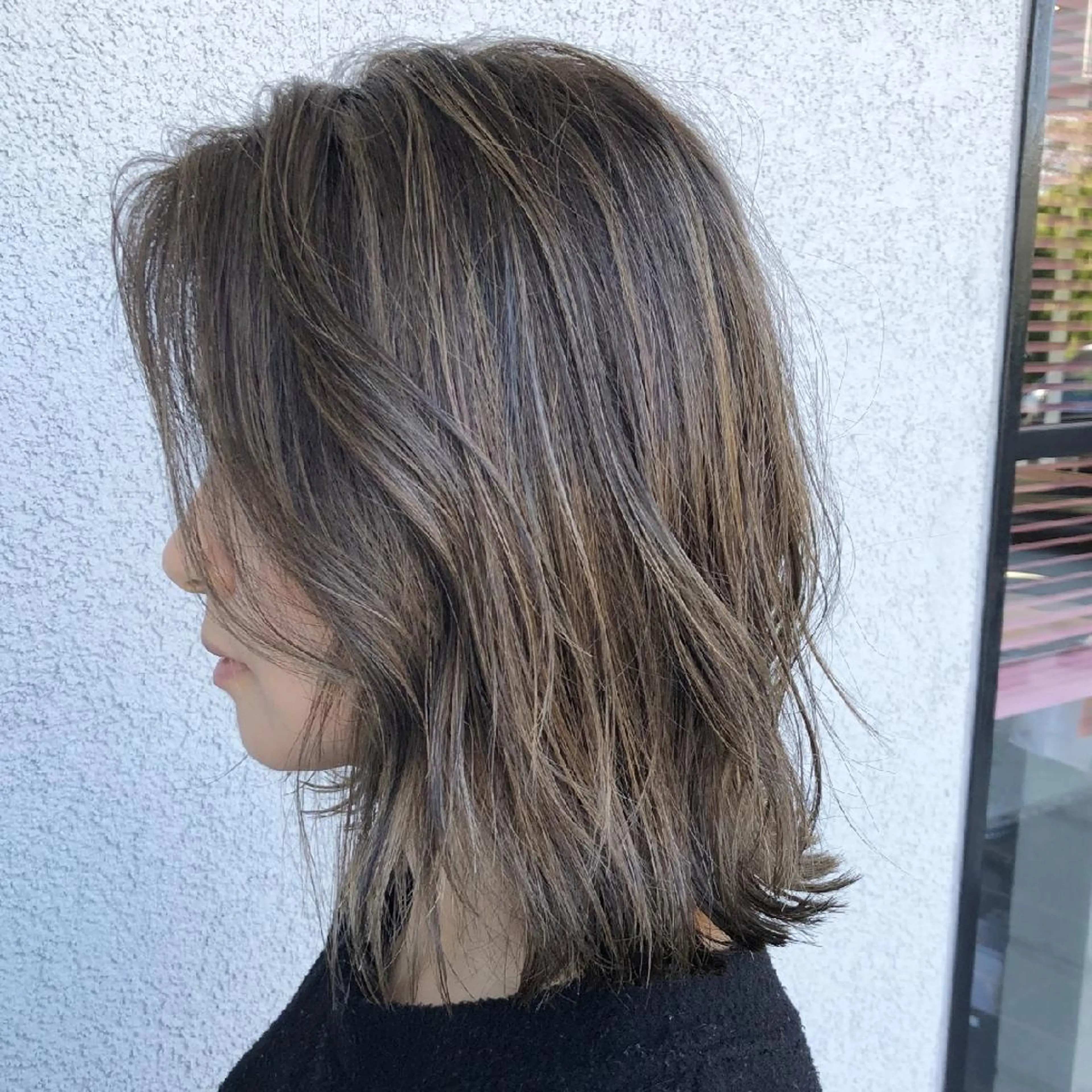 ミディアム カラー ハイライトカラー ハイライト looker ルーカーのヘアスタイル