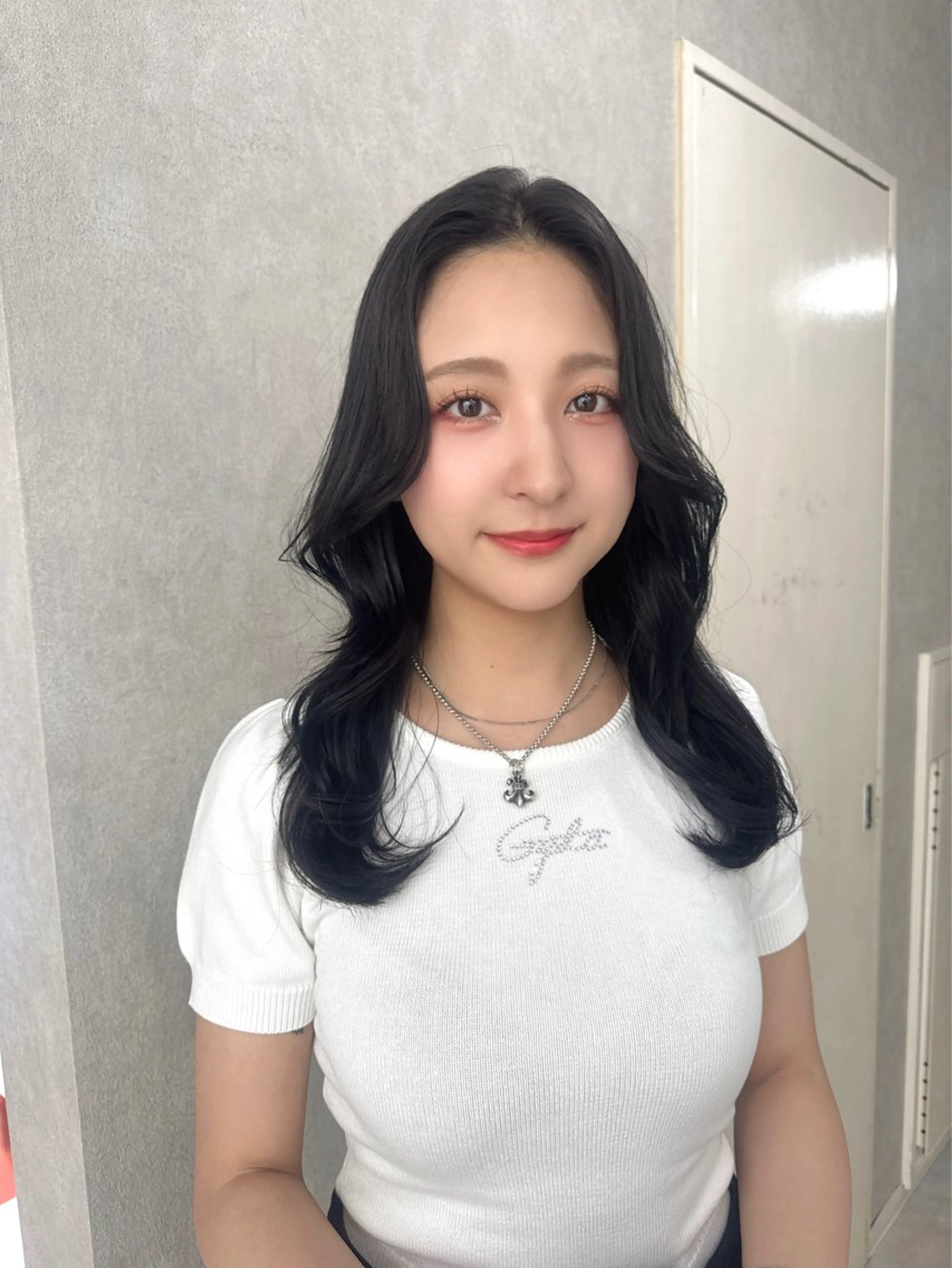 ロング カラー アッシュ アッシュブラウン ベージュカラー 黒髪 ブリーチ カット ヘアカラー トリートメント 赤み無し柔らかカラー 【梅田】madokaのヘアスタイル