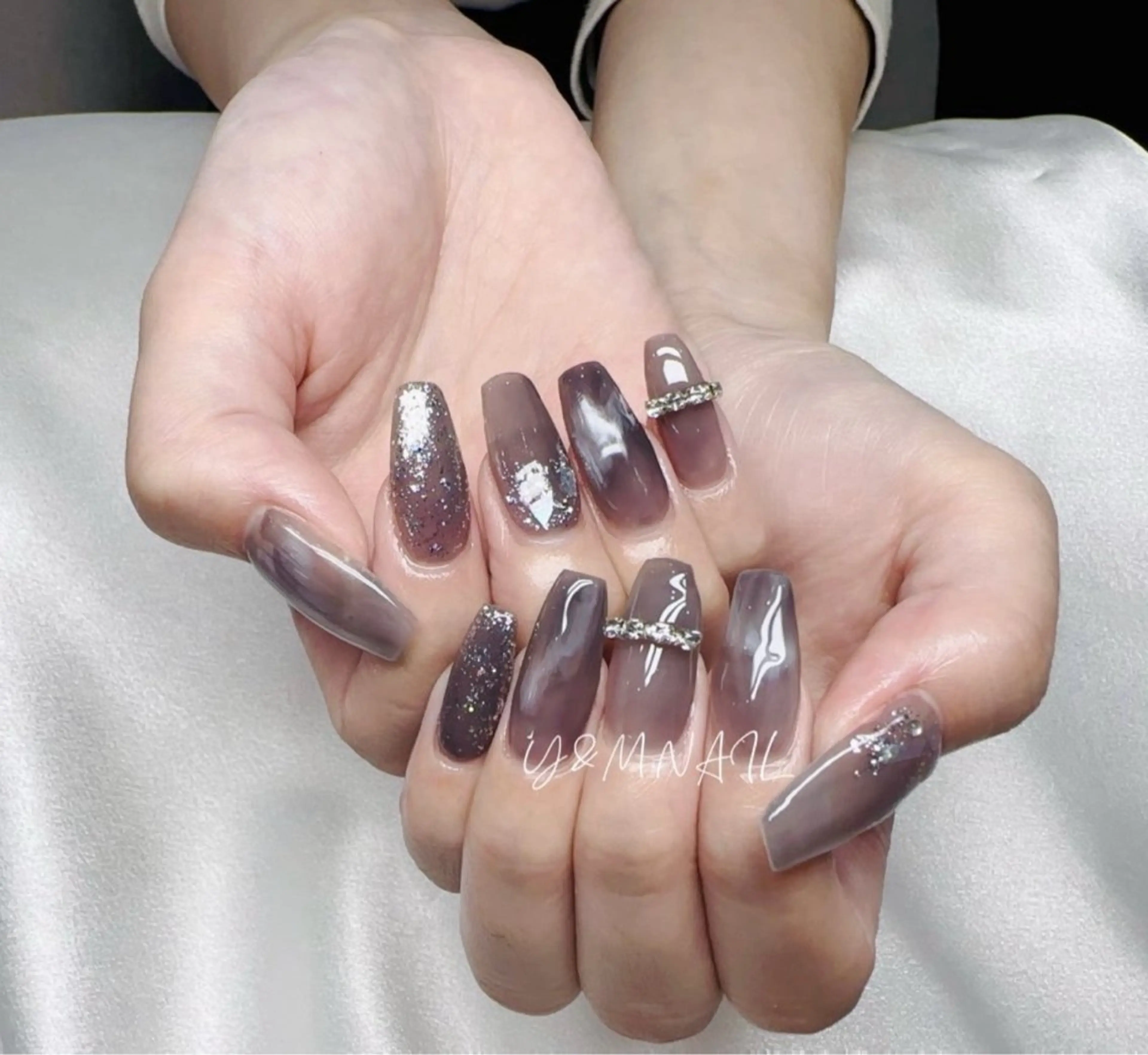 ネイル ハンドネイル ハンドケア Kaka_ パラジェル、長さだしのネイルデザイン