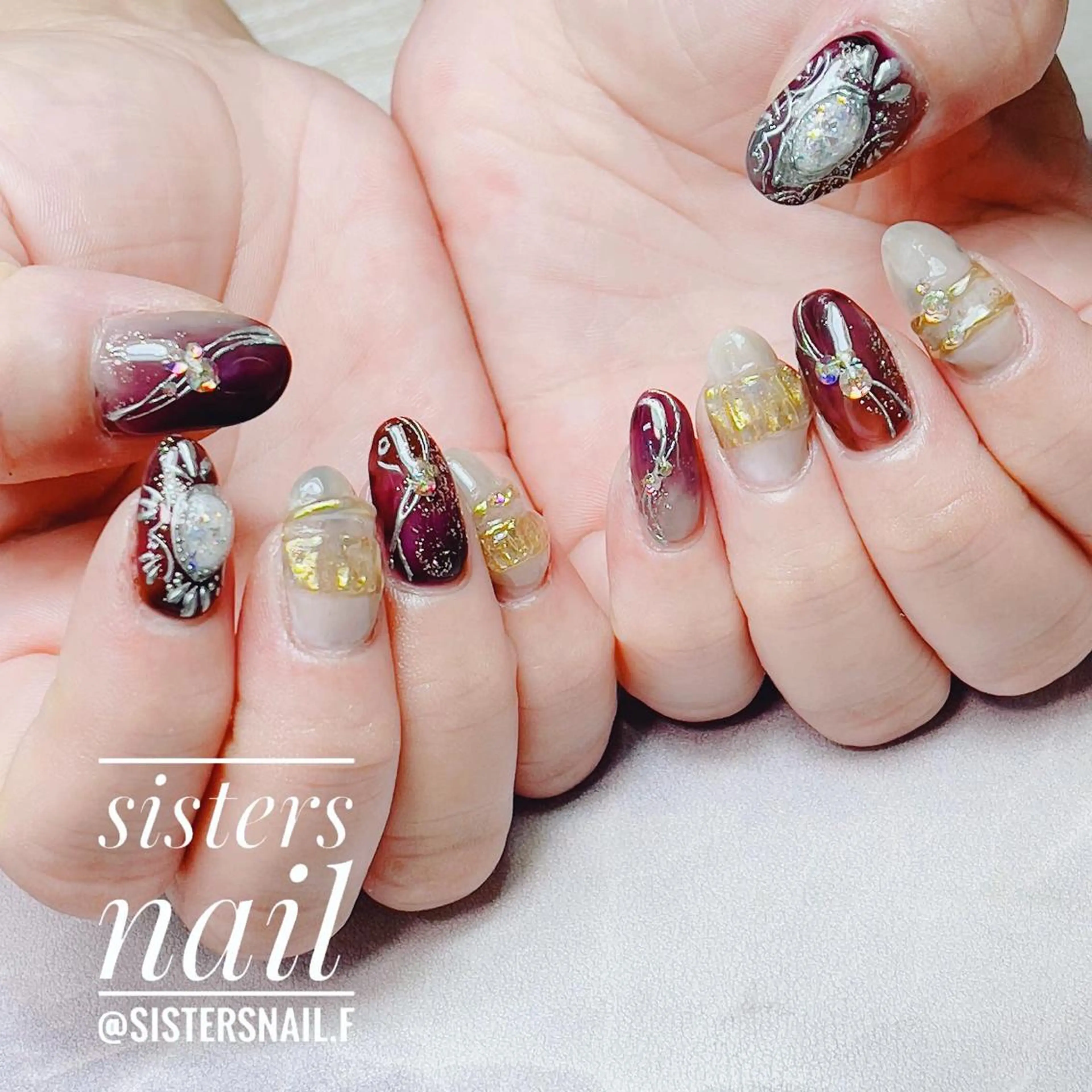 ネイル アートネイル キラキラネイル ニュアンスネイル ストーンネイル 冬ネイル sisters nail.fのネイルデザイン