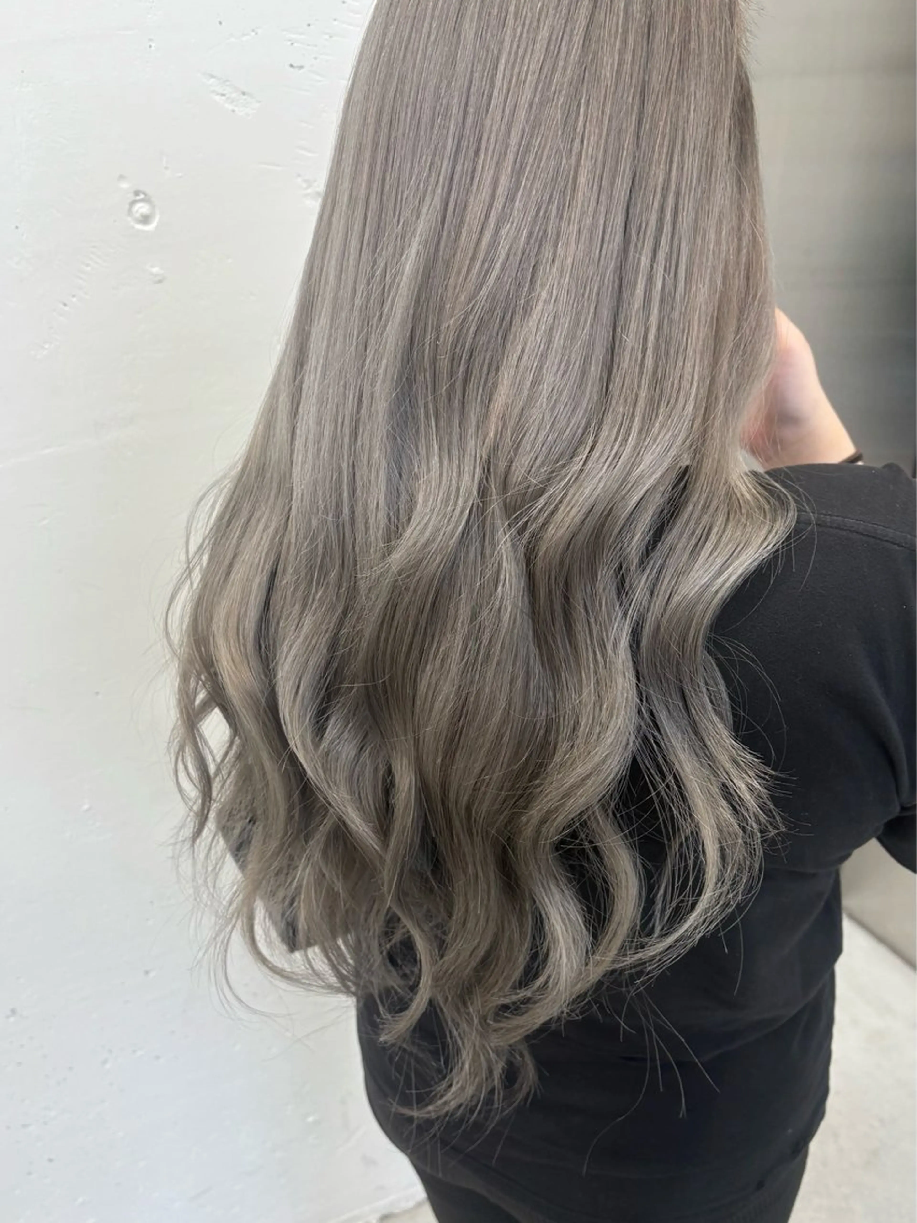 ロング カラー シルバー 🌟ゆりあ🌟 JILLSTUDIOのヘアスタイル