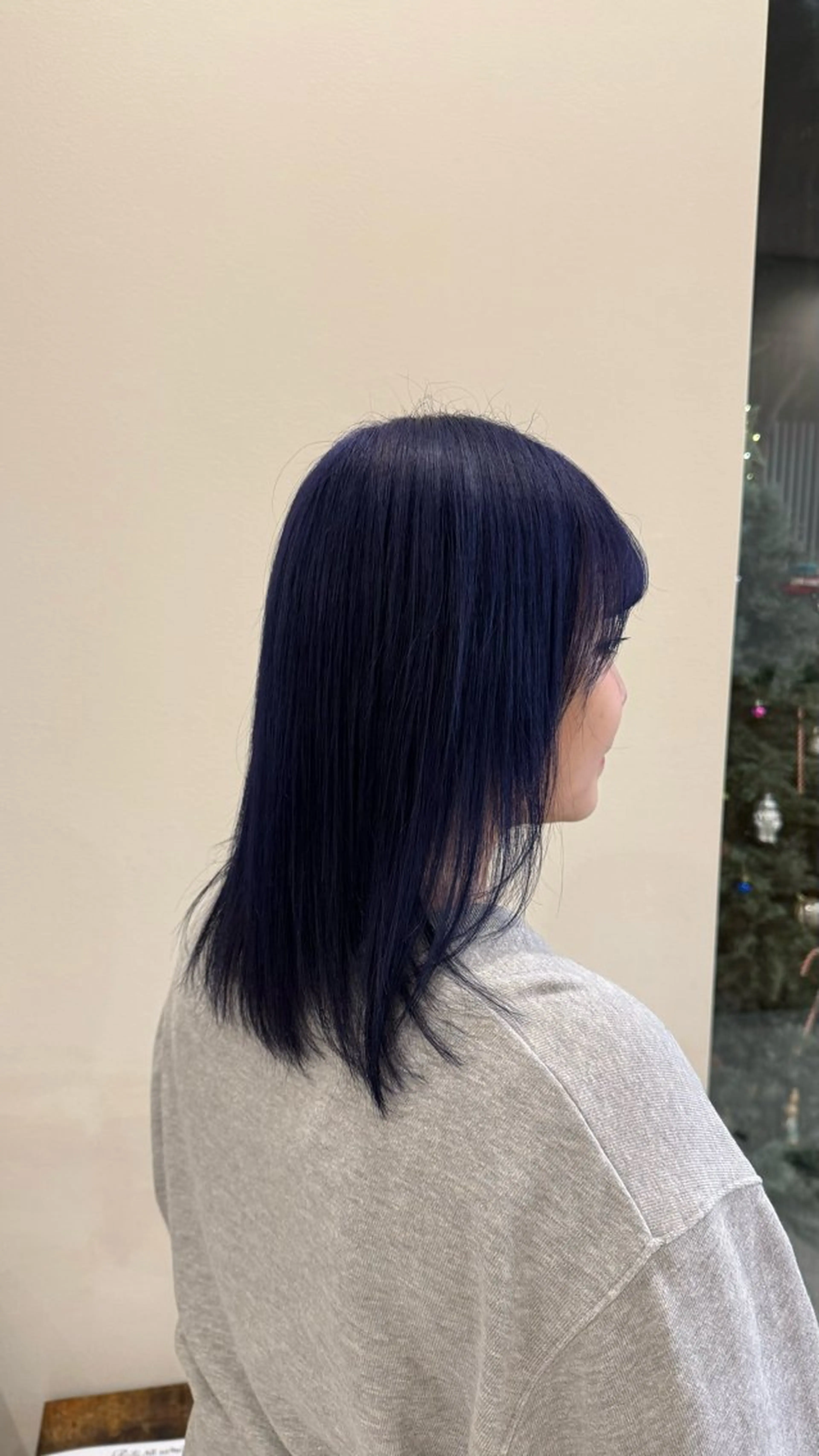 セミロング レイヤーカット 🌱 ブリーチ  はるかのヘアスタイル