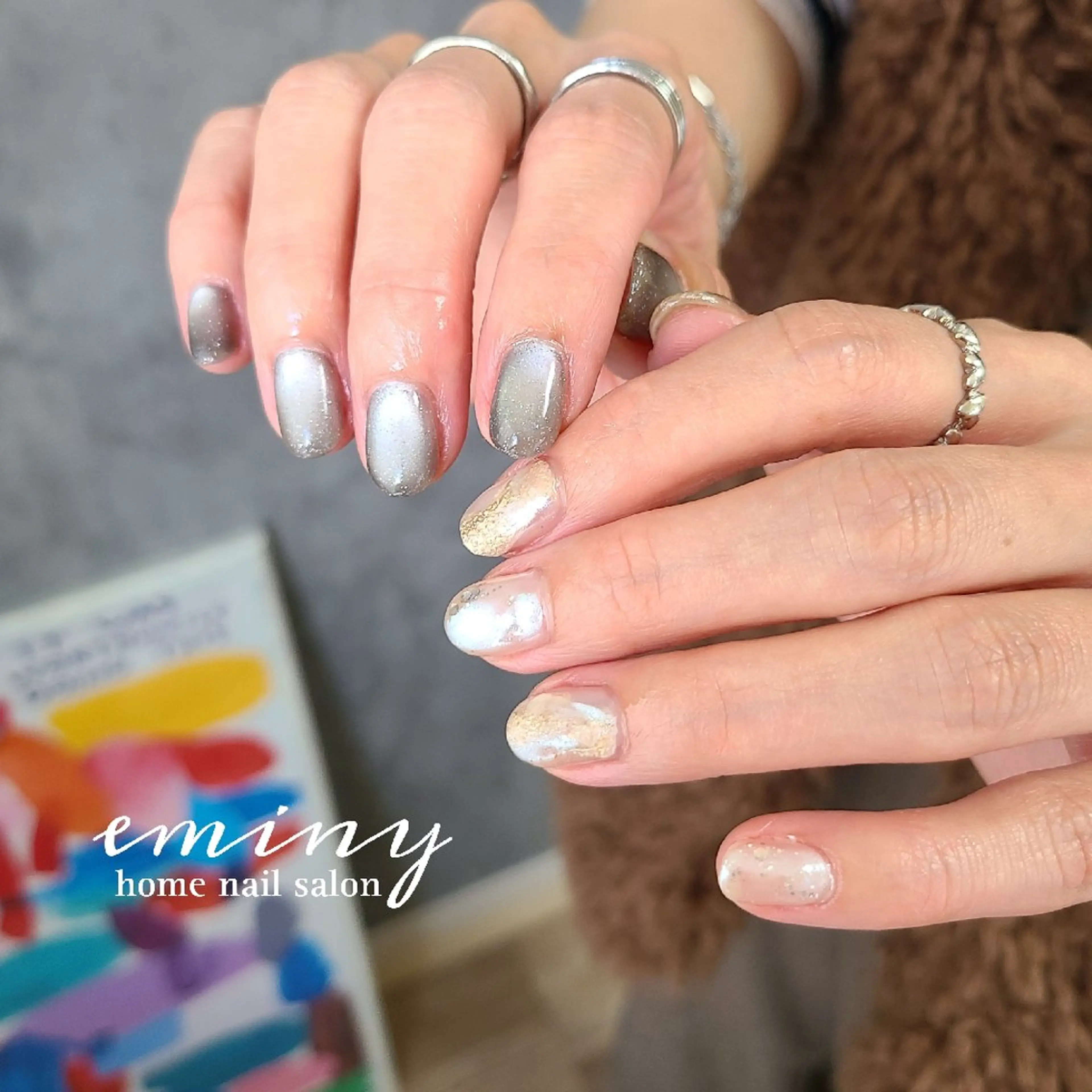 ネイル フラッシュネイル フラッシュマグ マグネットネイル ニュアンスネイル ホワイト ハンドネイル nail salon  eminyのネイルデザイン