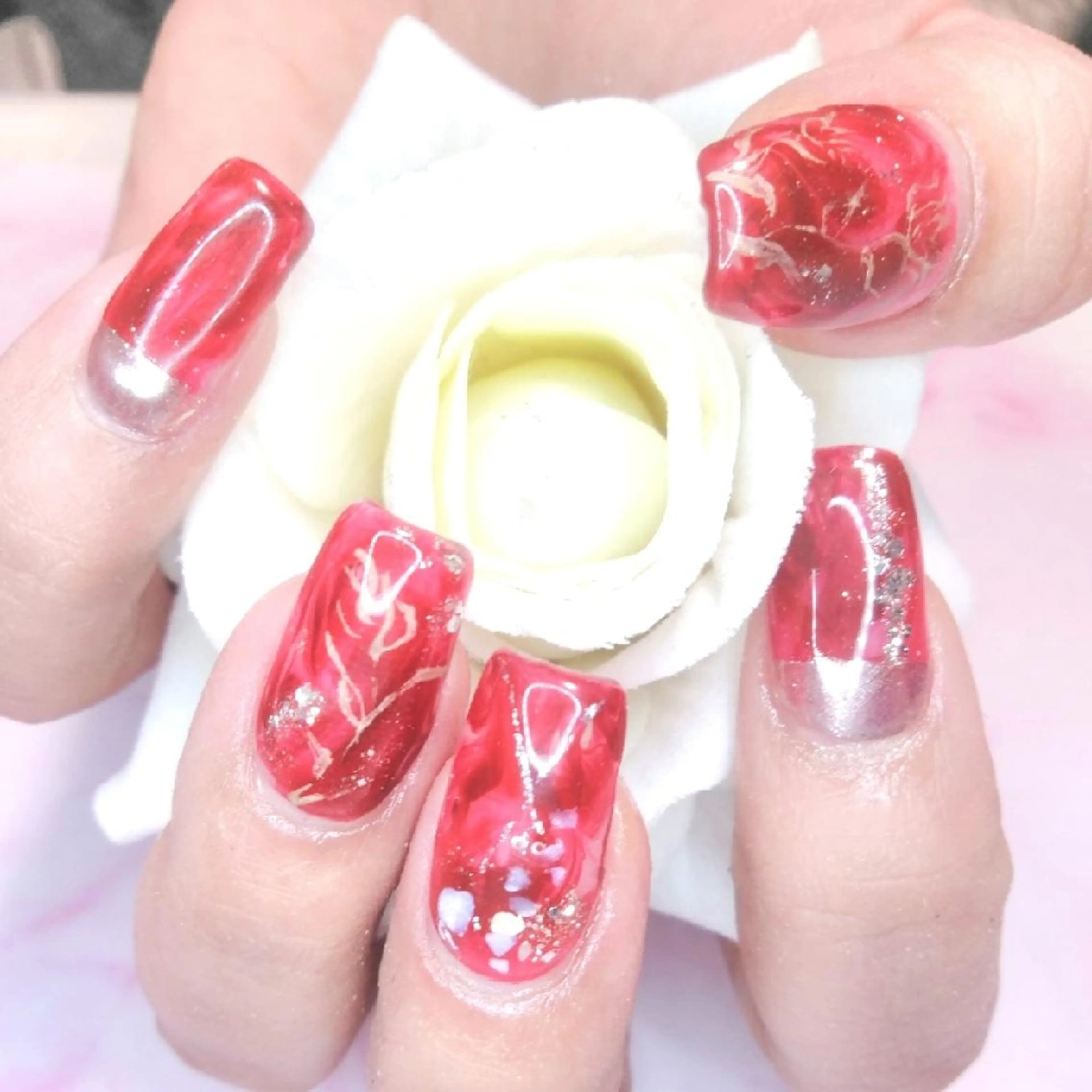 ネイル エステとネイル ローズコンフォートのネイルデザイン