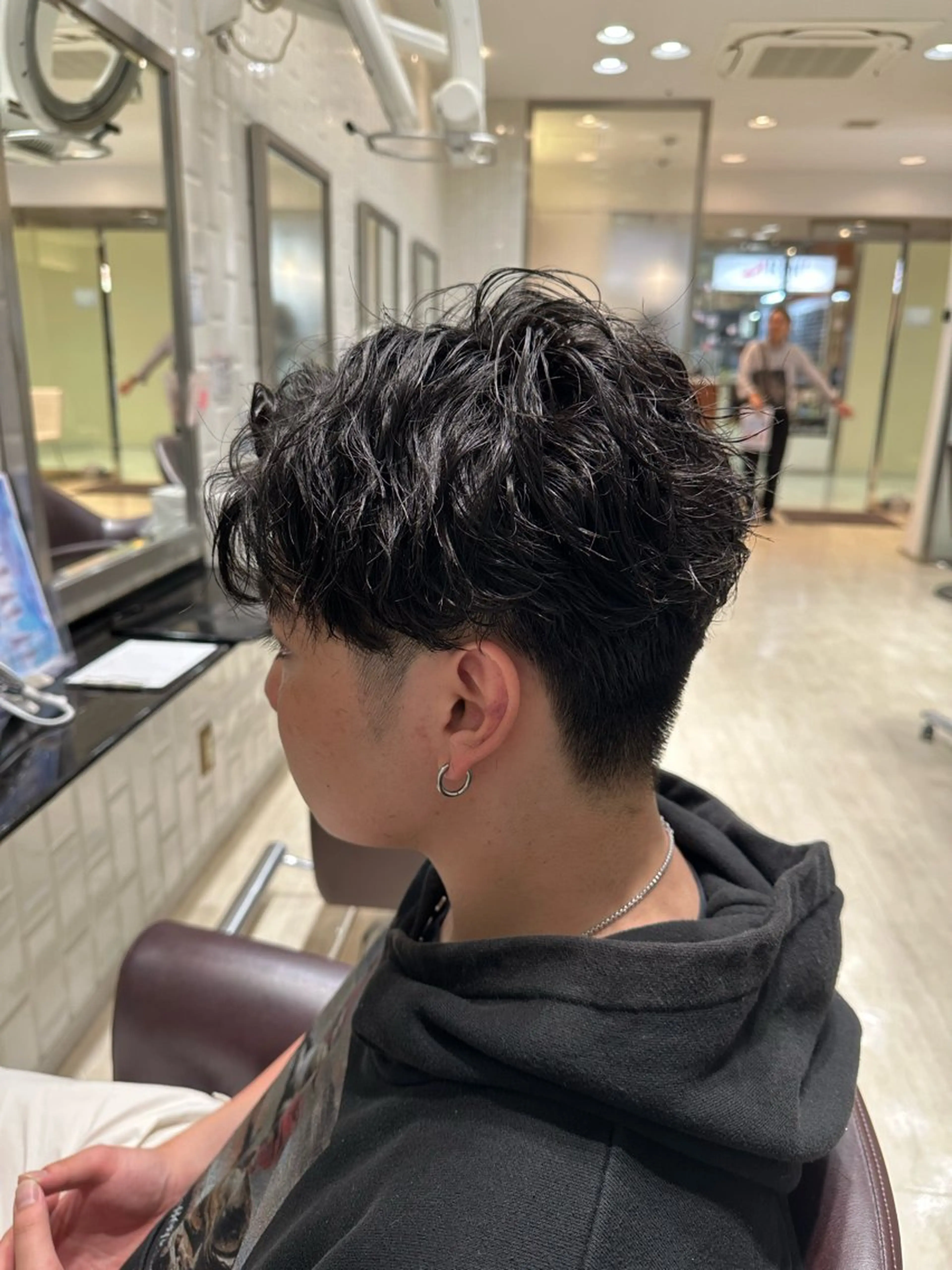 パーマ メンズ 岡 咲穂のヘアスタイル