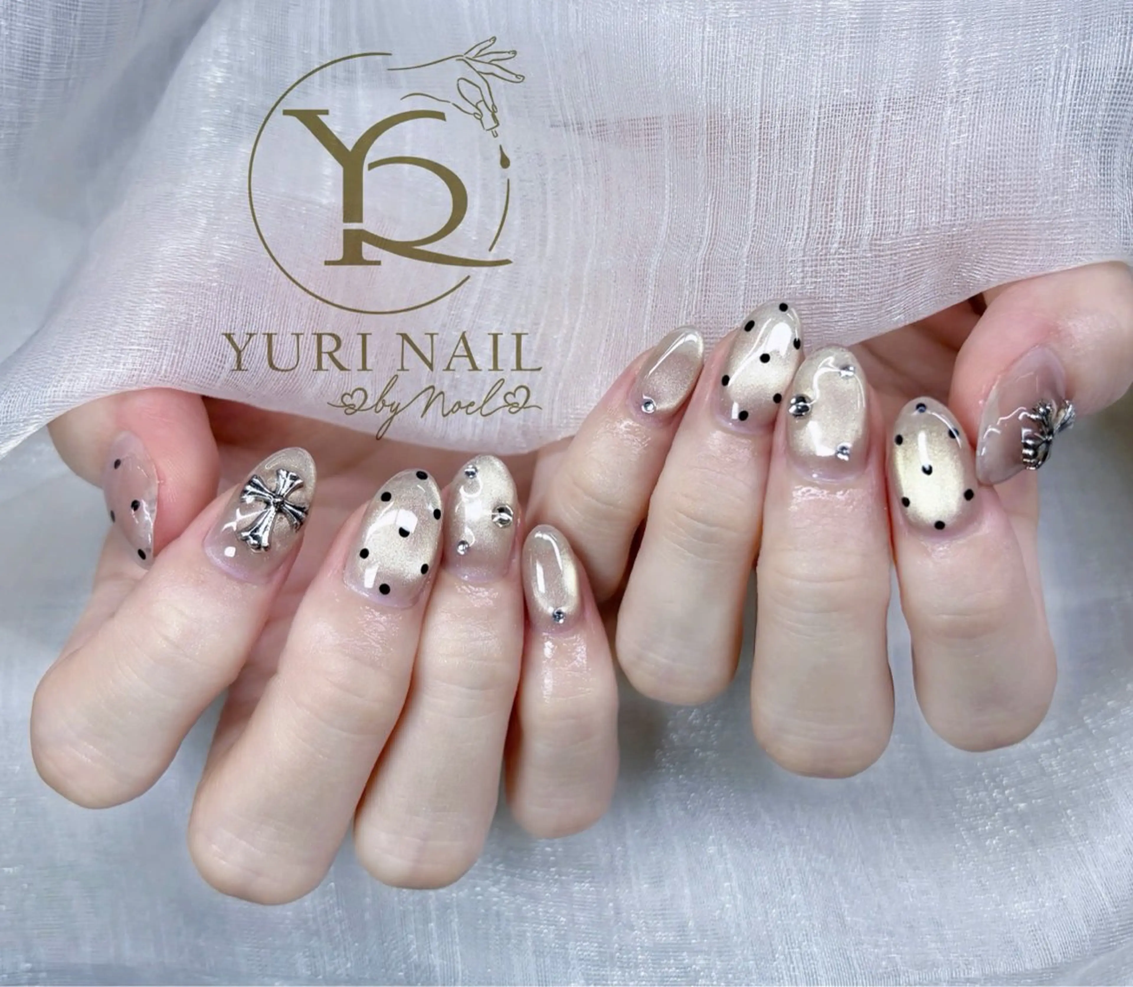 ネイル オーロラネイル ブルー チークネイル フレンチネイル グラデーション ハンドネイル フットネイル ハンドケア YURI Nail Funabashiのネイルデザイン
