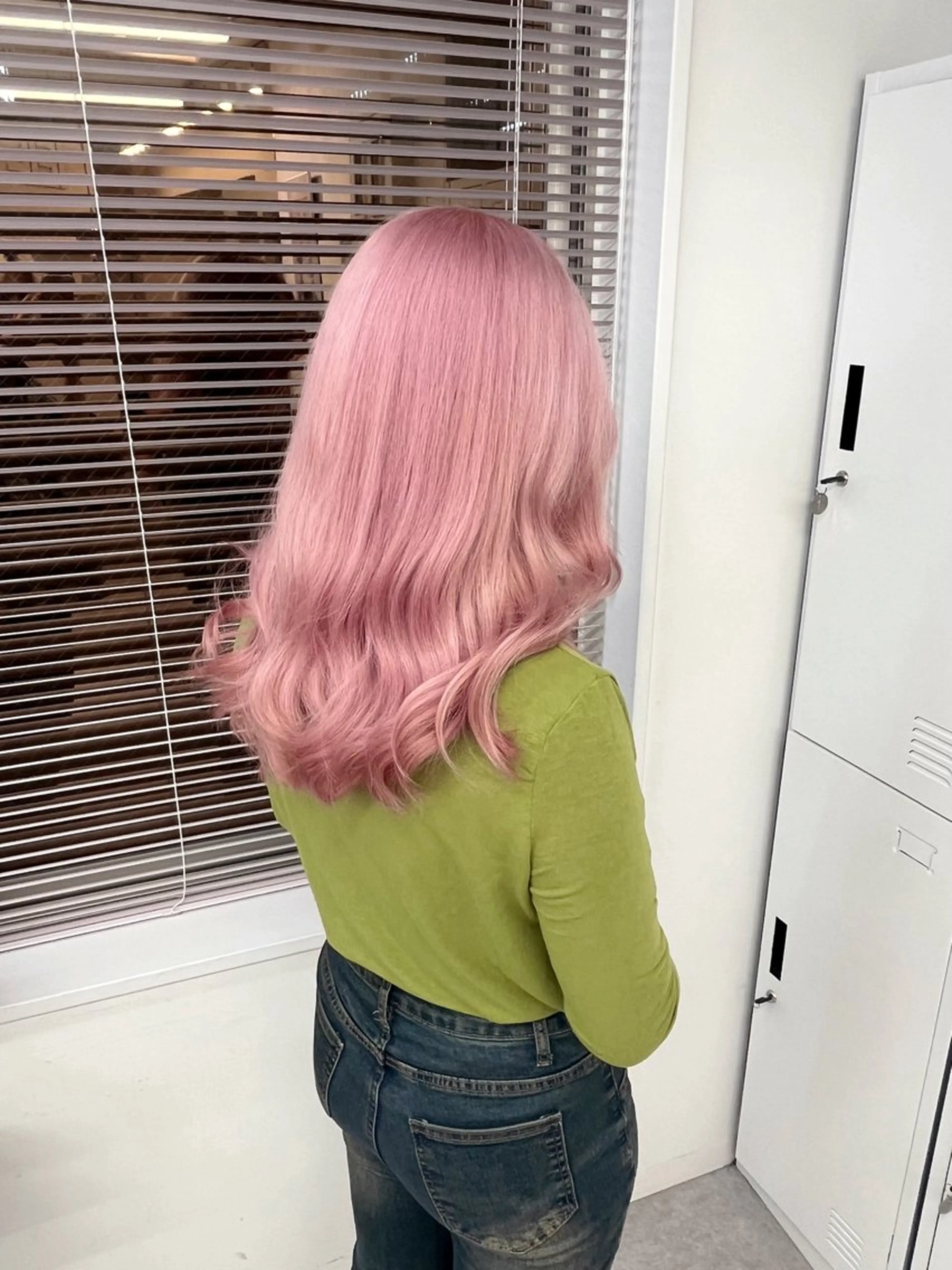 ロング カラー ハイトーンカラー ピンクカラー トリートメント 💍透明感 💖艶ミルクティーのヘアスタイル
