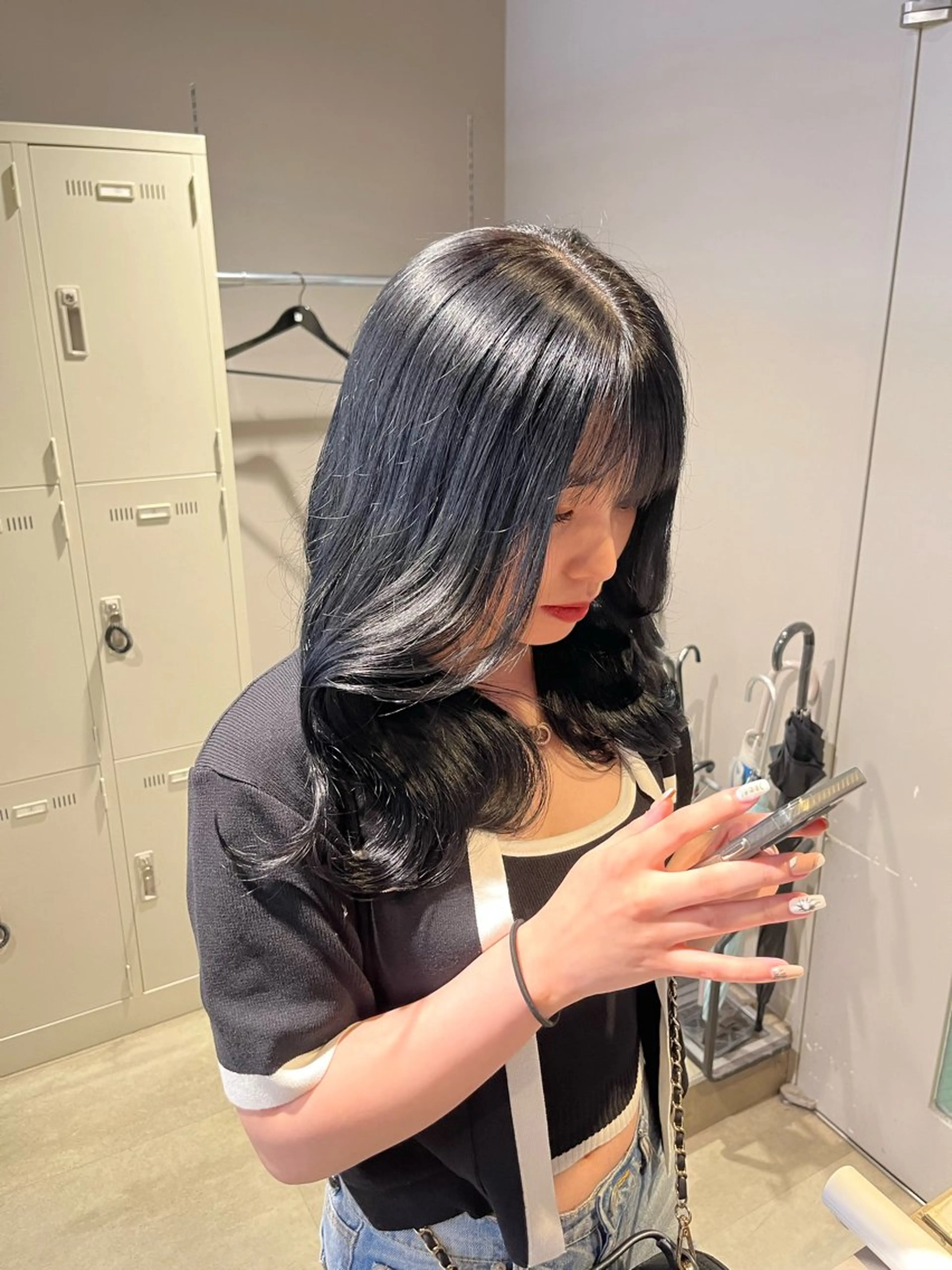 セミロング ヘアカラー トリートメント ヘッドスパ ヘアセット 寒色＆ブリーチ特化 寒色MiOのヘアスタイル