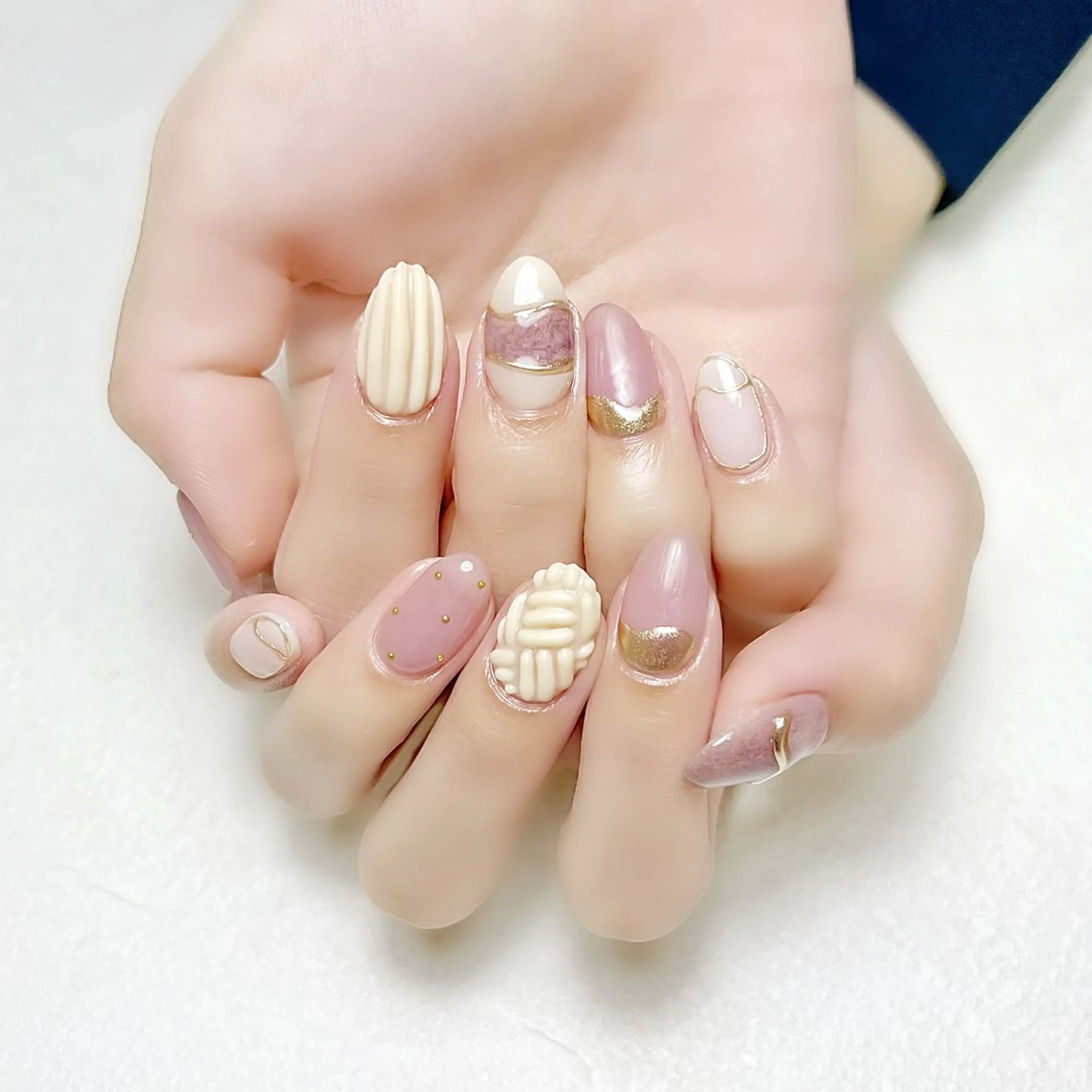 ネイル ガーリー ゴールド マットネイル ミラーネイル 冬ネイル rouse nail RISATOのネイルデザイン