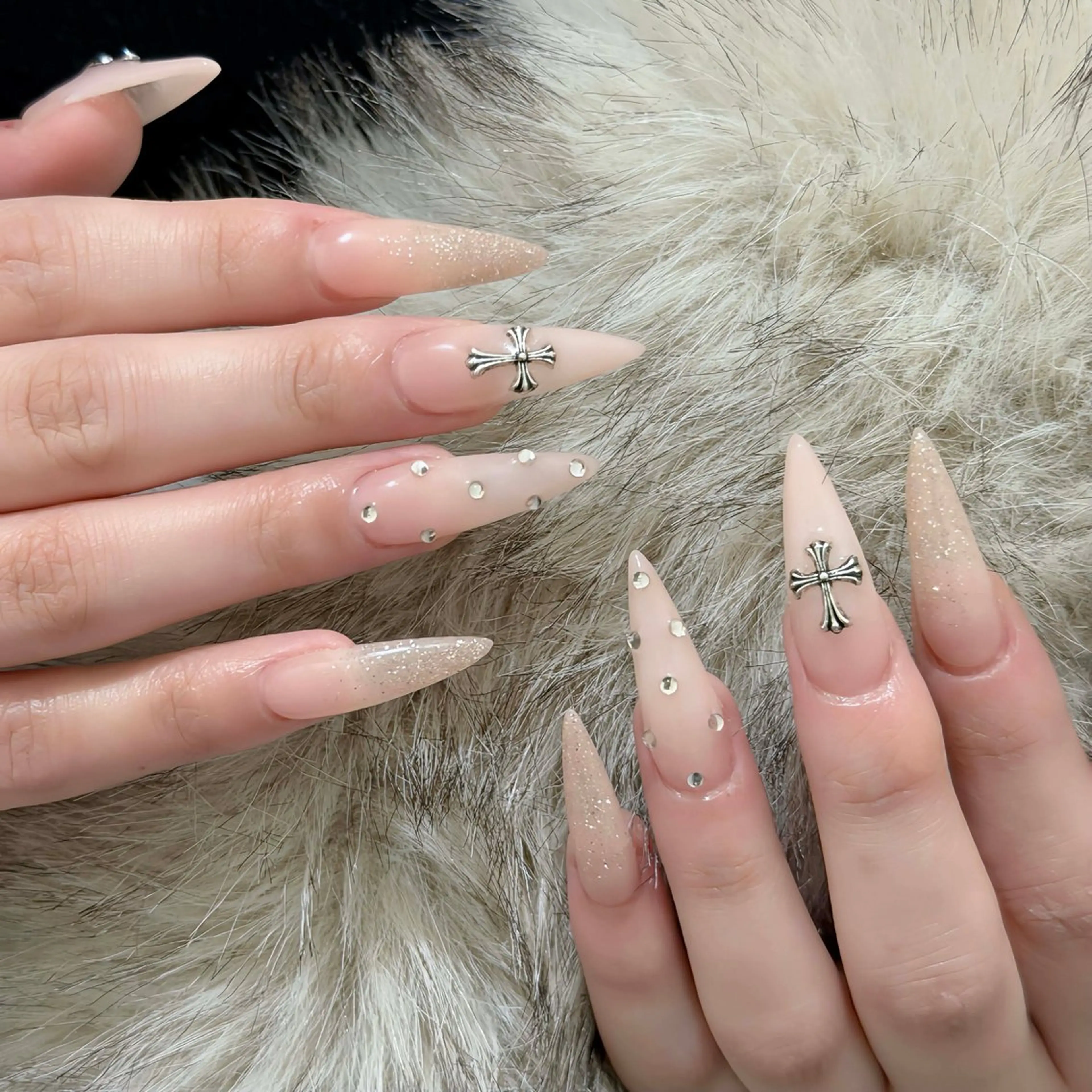 ネイル オーロラネイル ボルドー ブラウン 氷ネイル・うるうるネイル キラキラネイル ハンドネイル Julli NailStudioのネイルデザイン