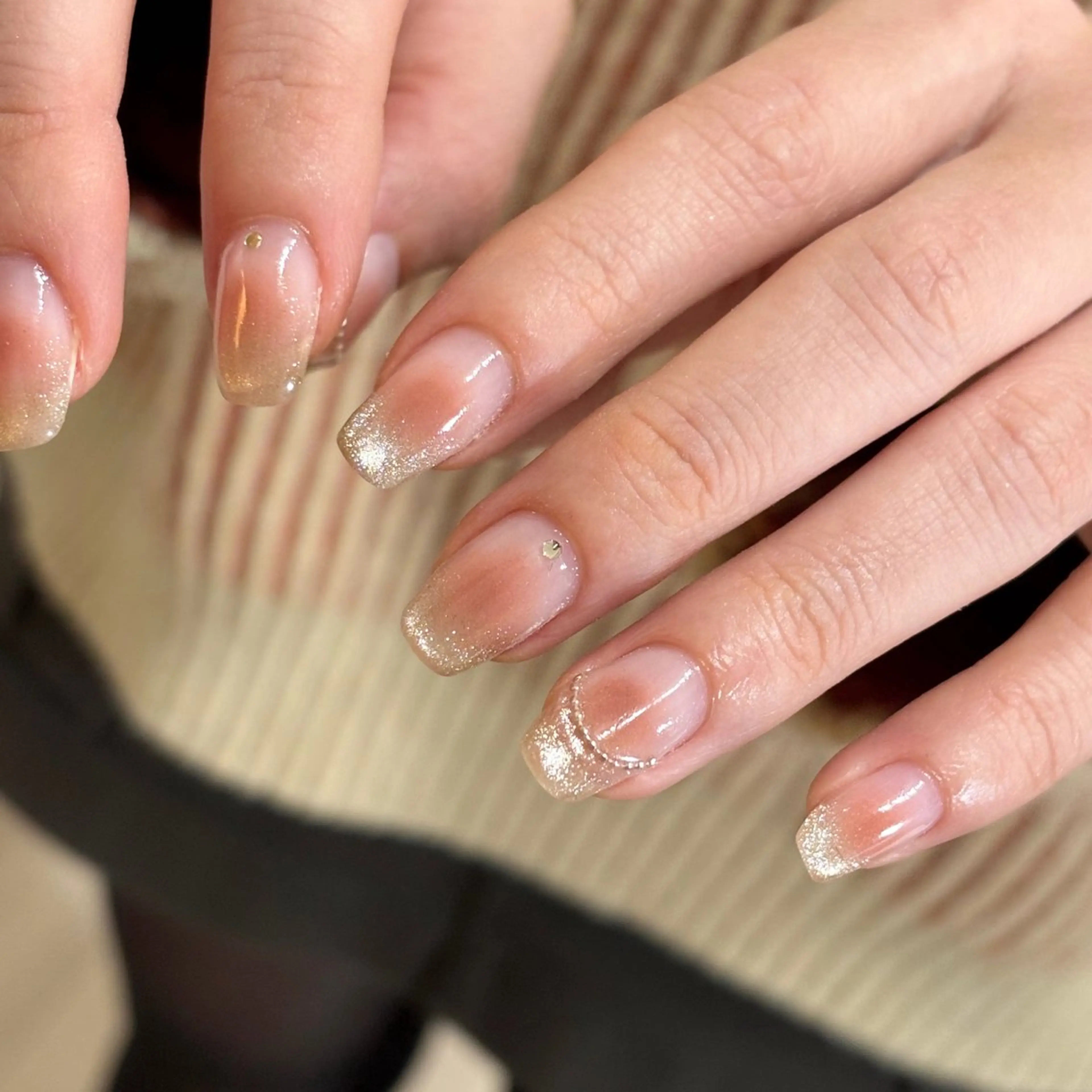 ネイル チークネイル ハンドネイル Elio 国泰寺のネイルデザイン