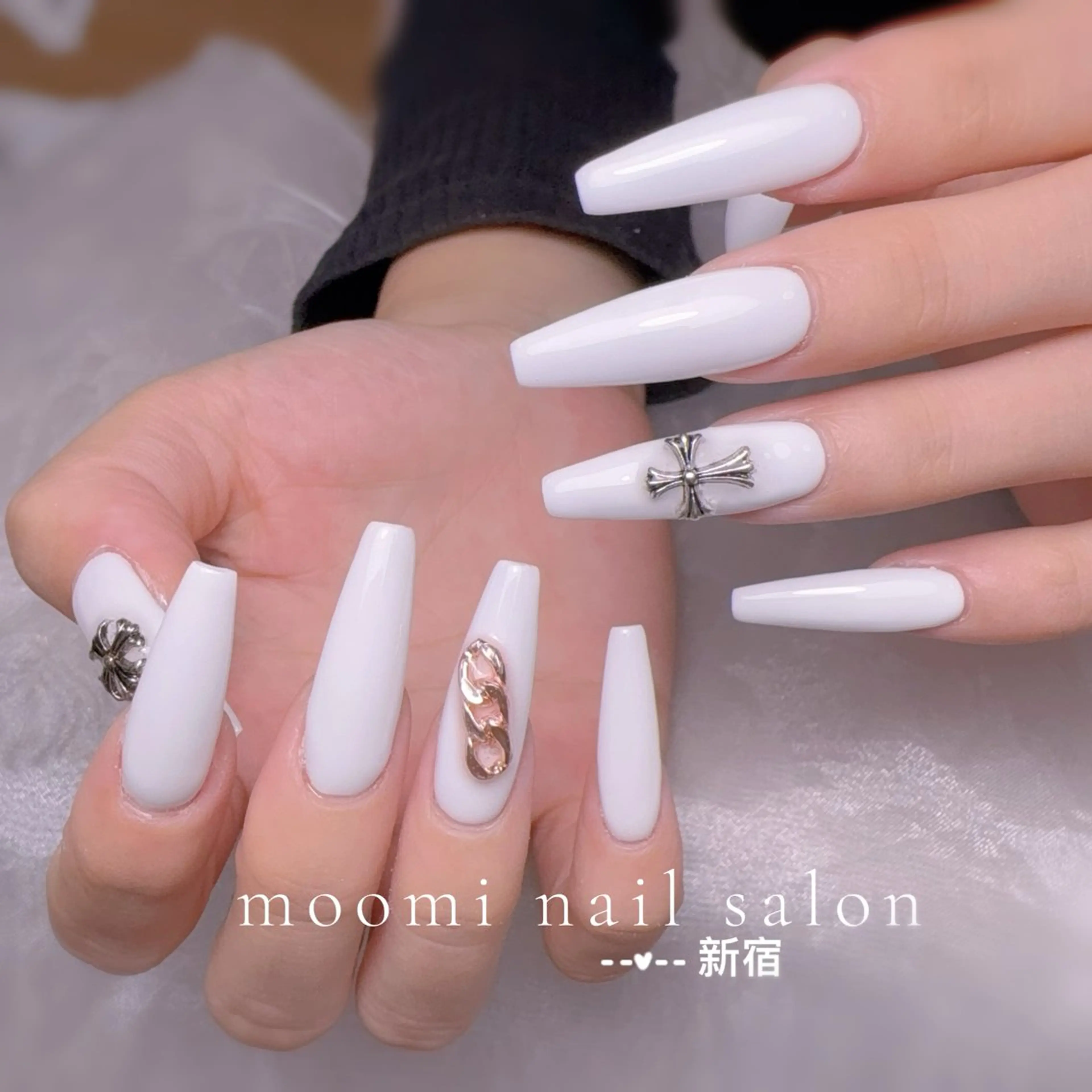 ネイル チークネイル フレンチネイル ジェルネイル グラデーション ハート ハンドネイル moomi nail スカルプ専門のネイルデザイン