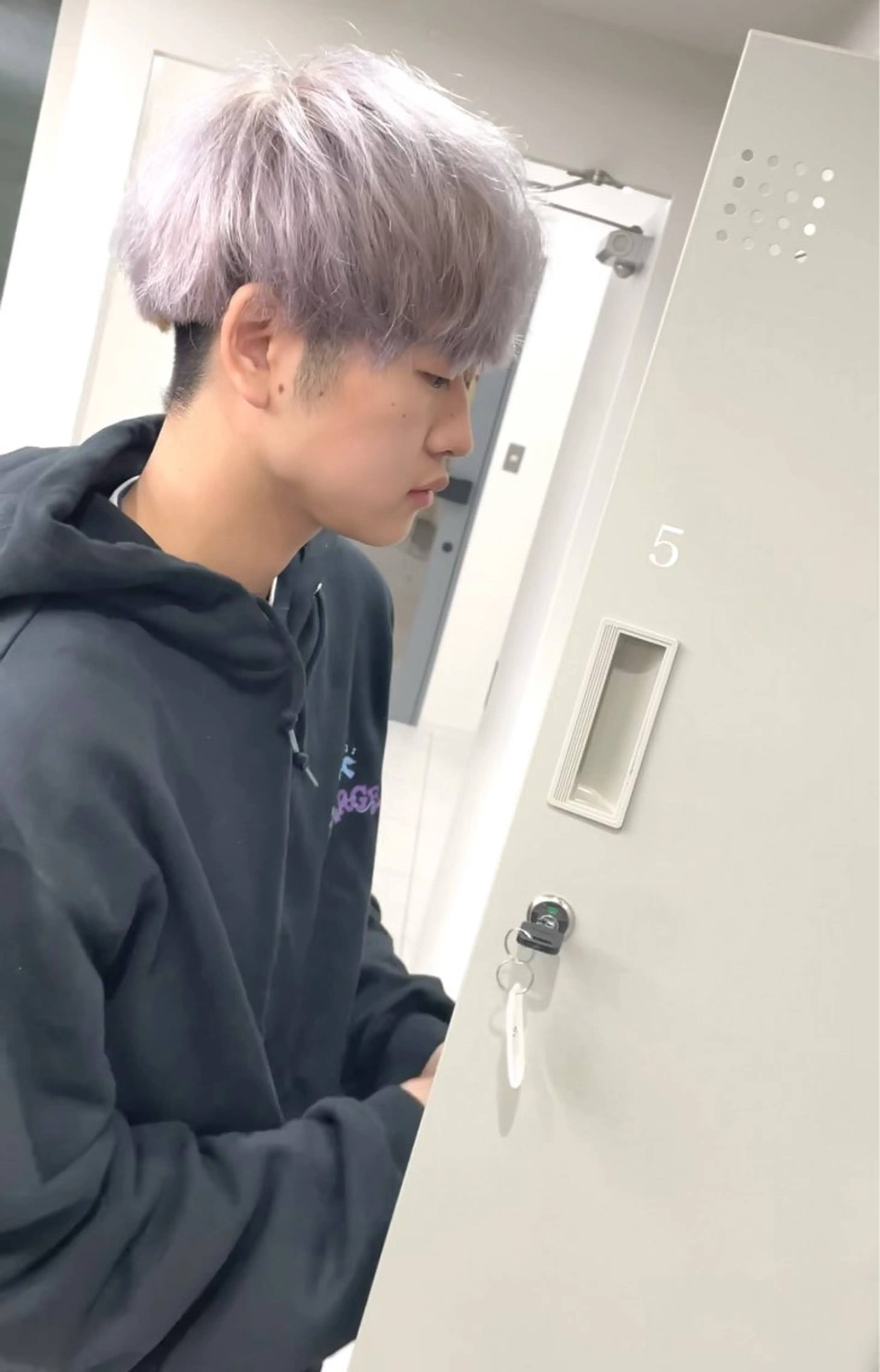 カラー ブリーチ カット ヘアカラー トリートメント ヘアセット 『最新ヘア・髪革命』 🐬YUYA🐬のヘアスタイル