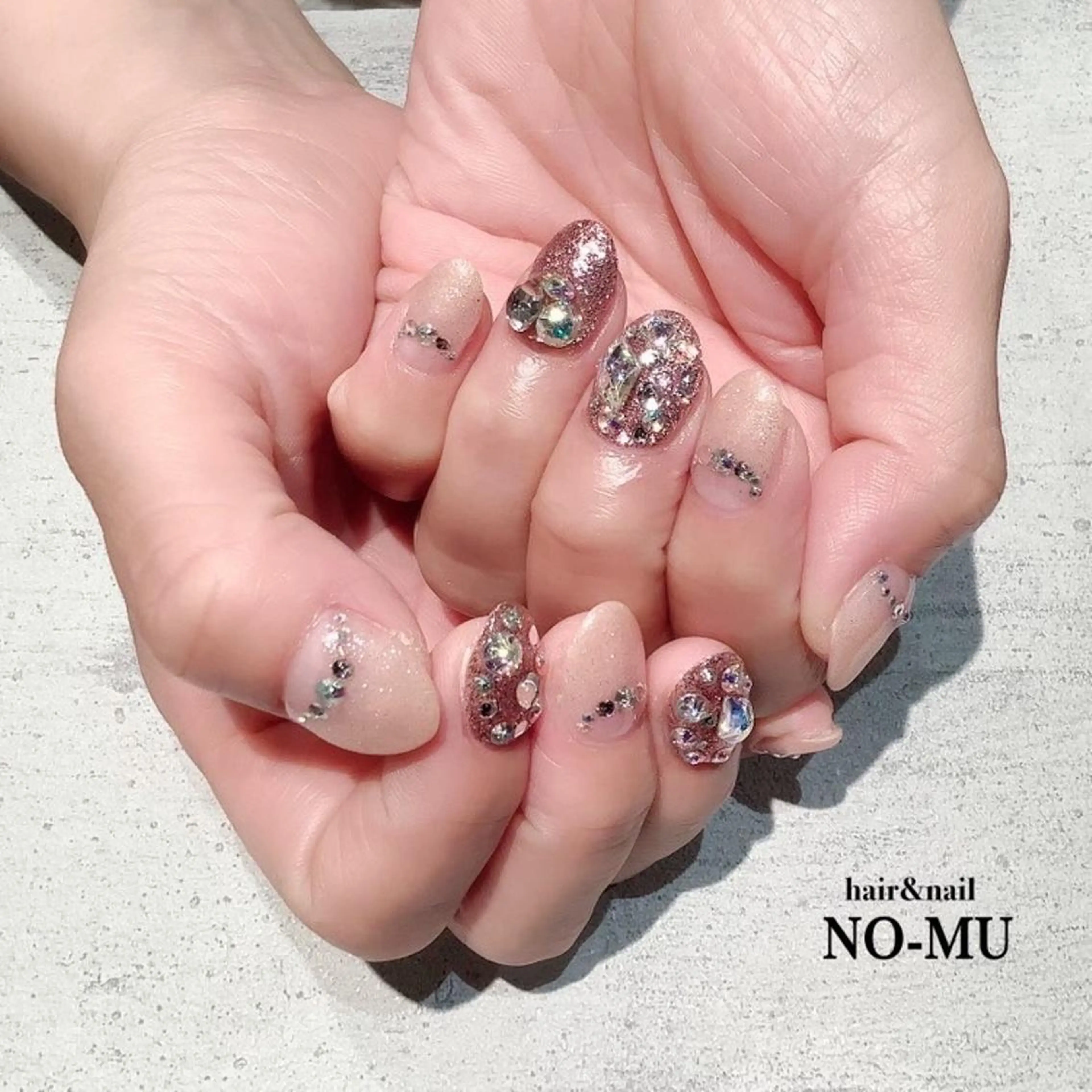 ネイル キラキラネイル ハンドネイル hair＆nail NO-MUのネイルデザイン