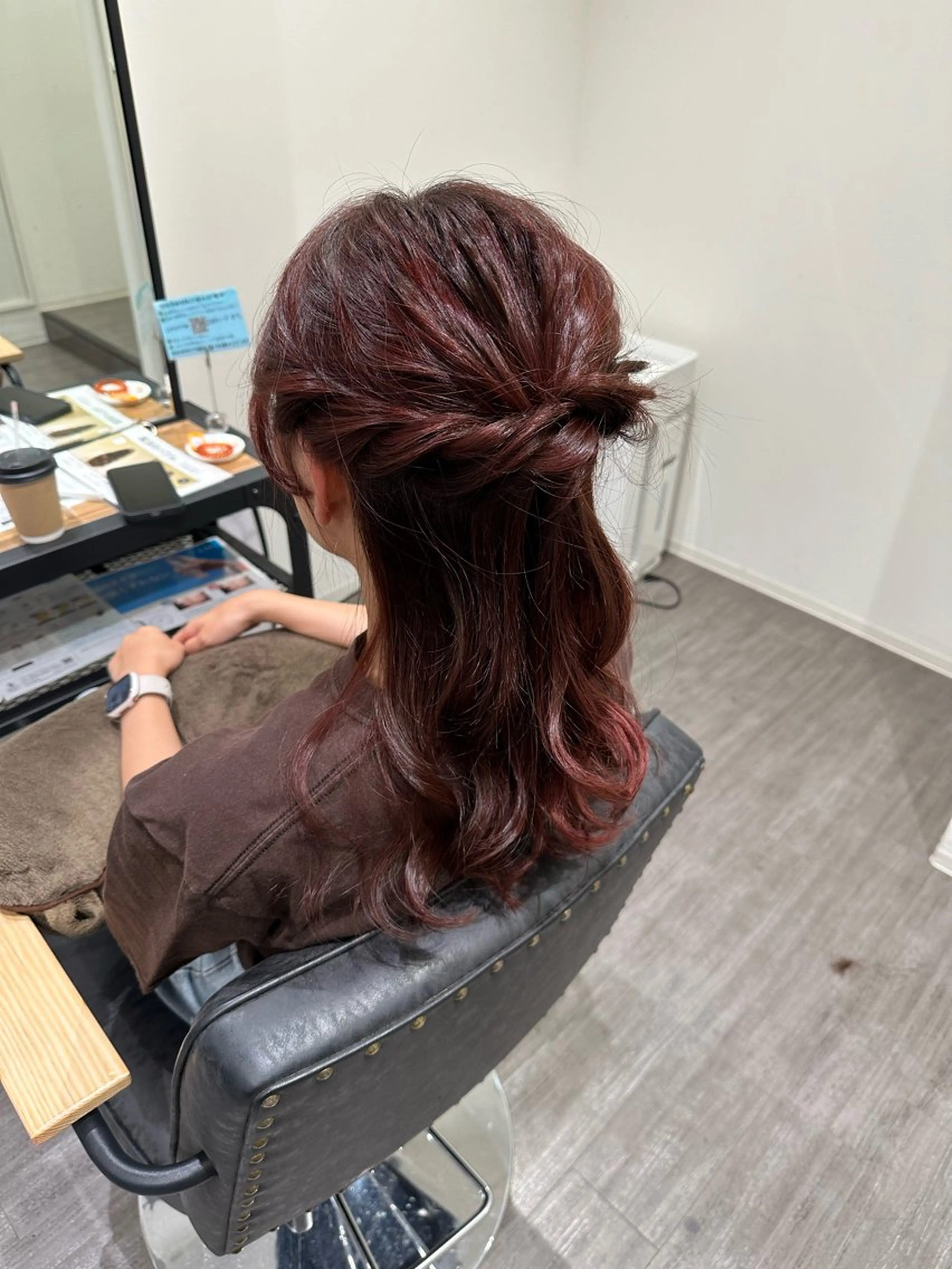 セミロング カラー ピンクカラー レッドカラー カット ヘアカラー トリートメント 艶髪レイヤー上田 紗也🇰🇷💗のヘアスタイル