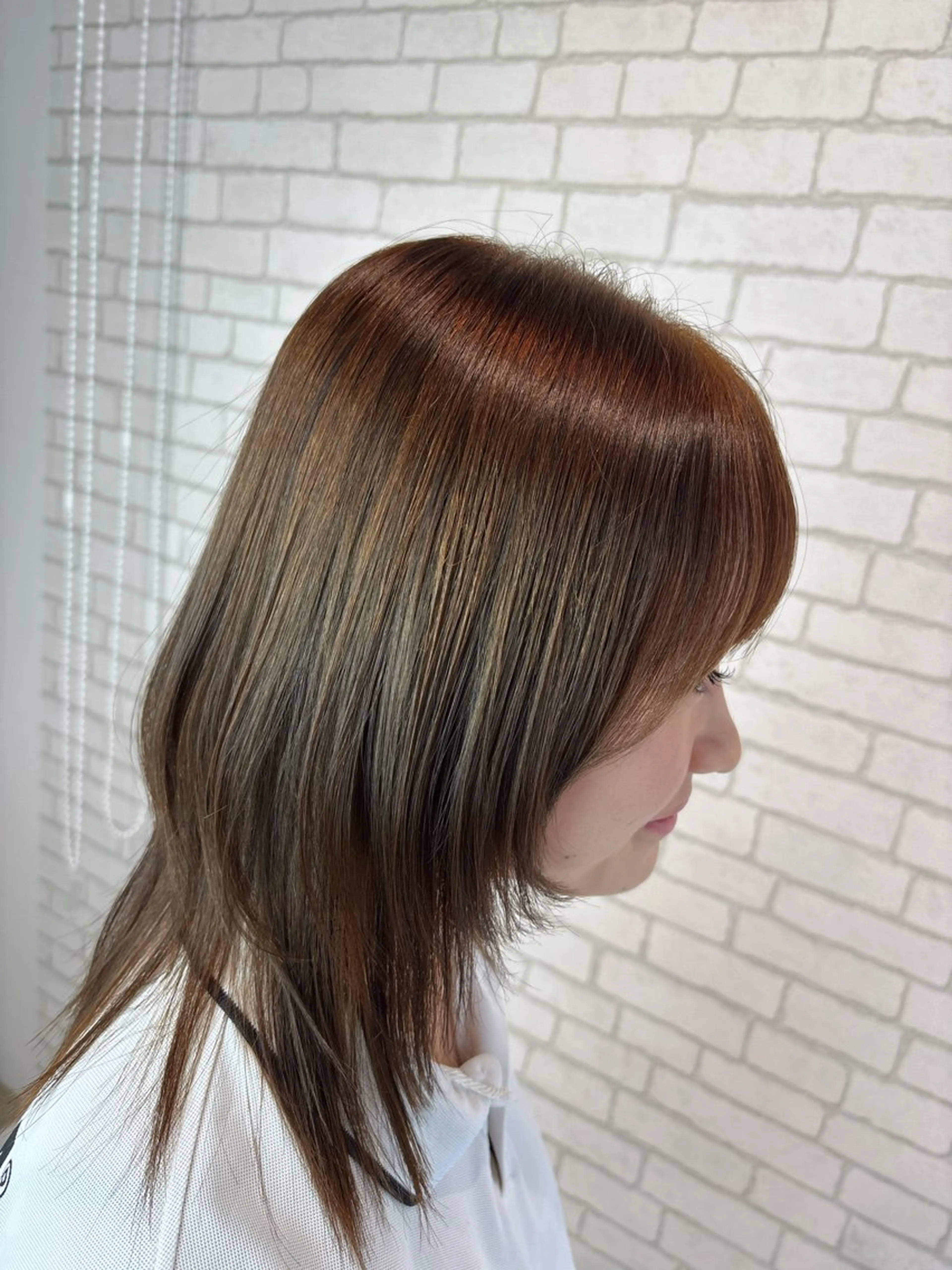 セミロング 篠田 綾乃のヘアスタイル