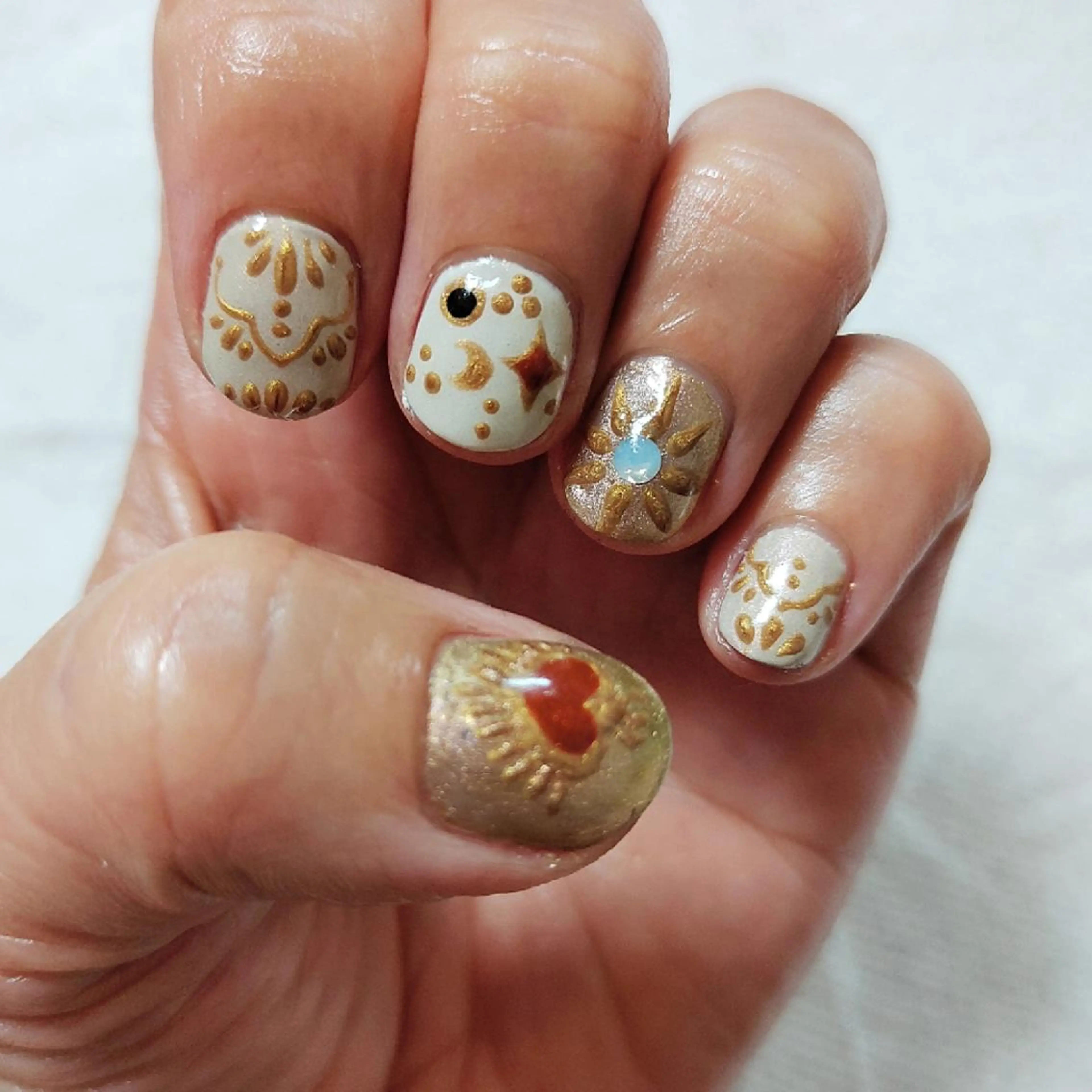 千葉家蘭磨ネイル♣所属・千葉家蘭磨ネイル♣と タイ古式マッサージのネイルデザイン