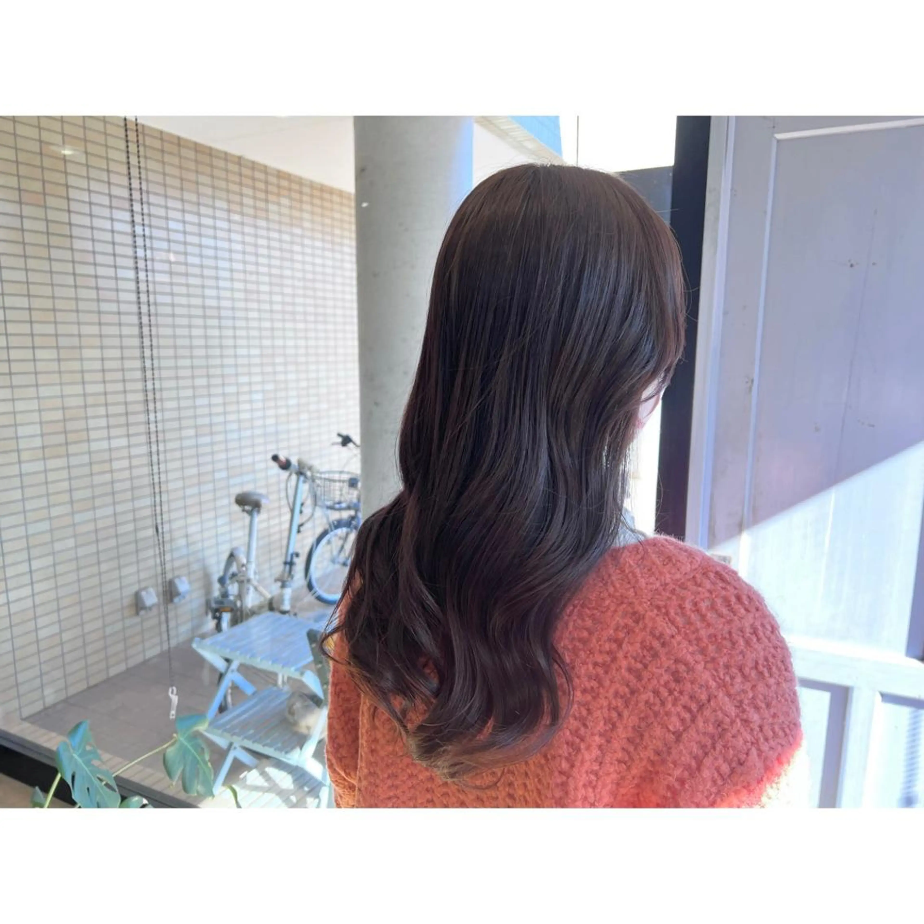 ロング カラー アッシュ ヘアカラー トリートメント ツキダテ ユイのヘアスタイル