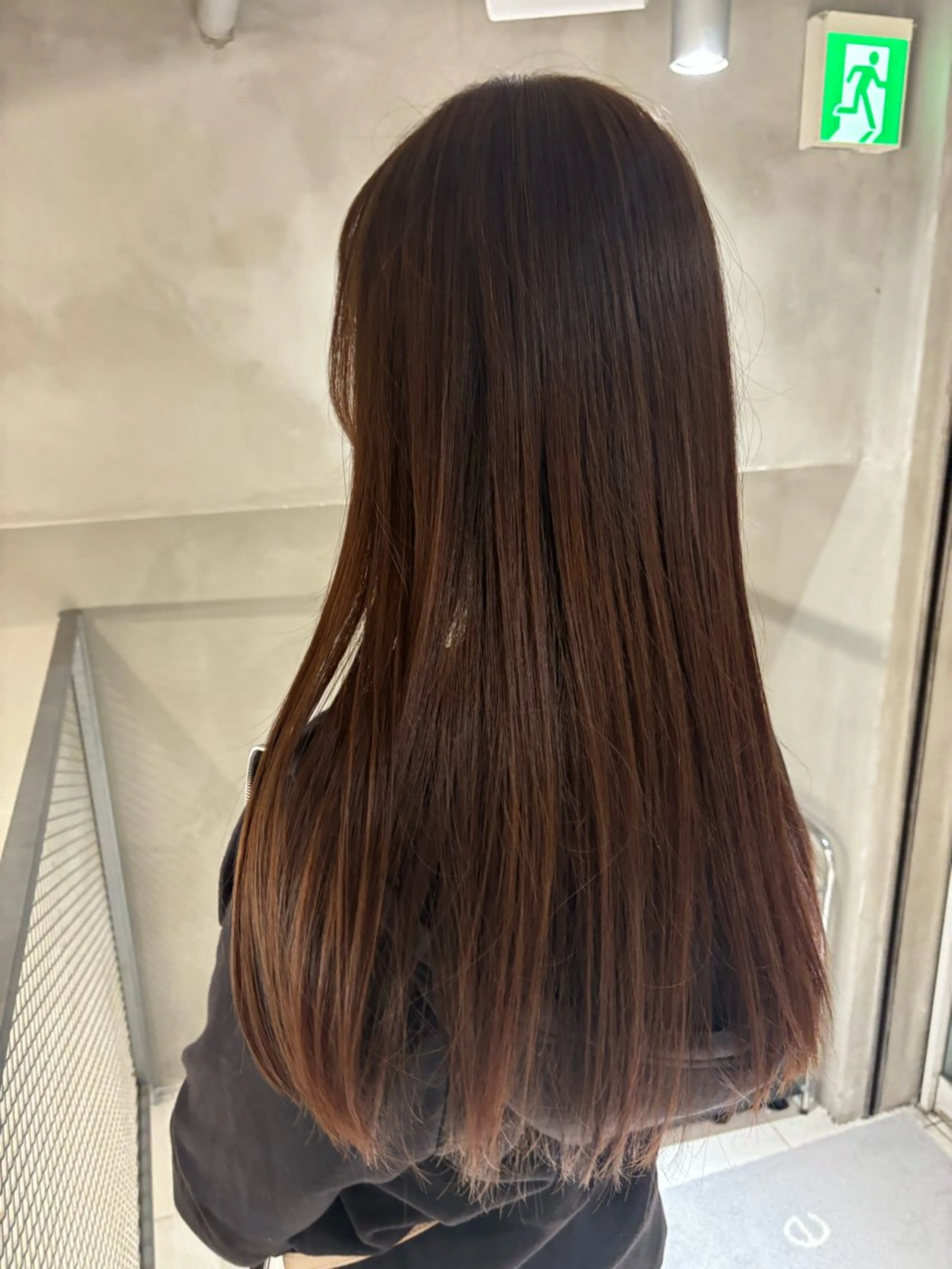 カラー ブラウンカラー ヘアカラー トリートメント 🧸ミルクティー／ 顔周りレイヤー/ミクのヘアスタイル