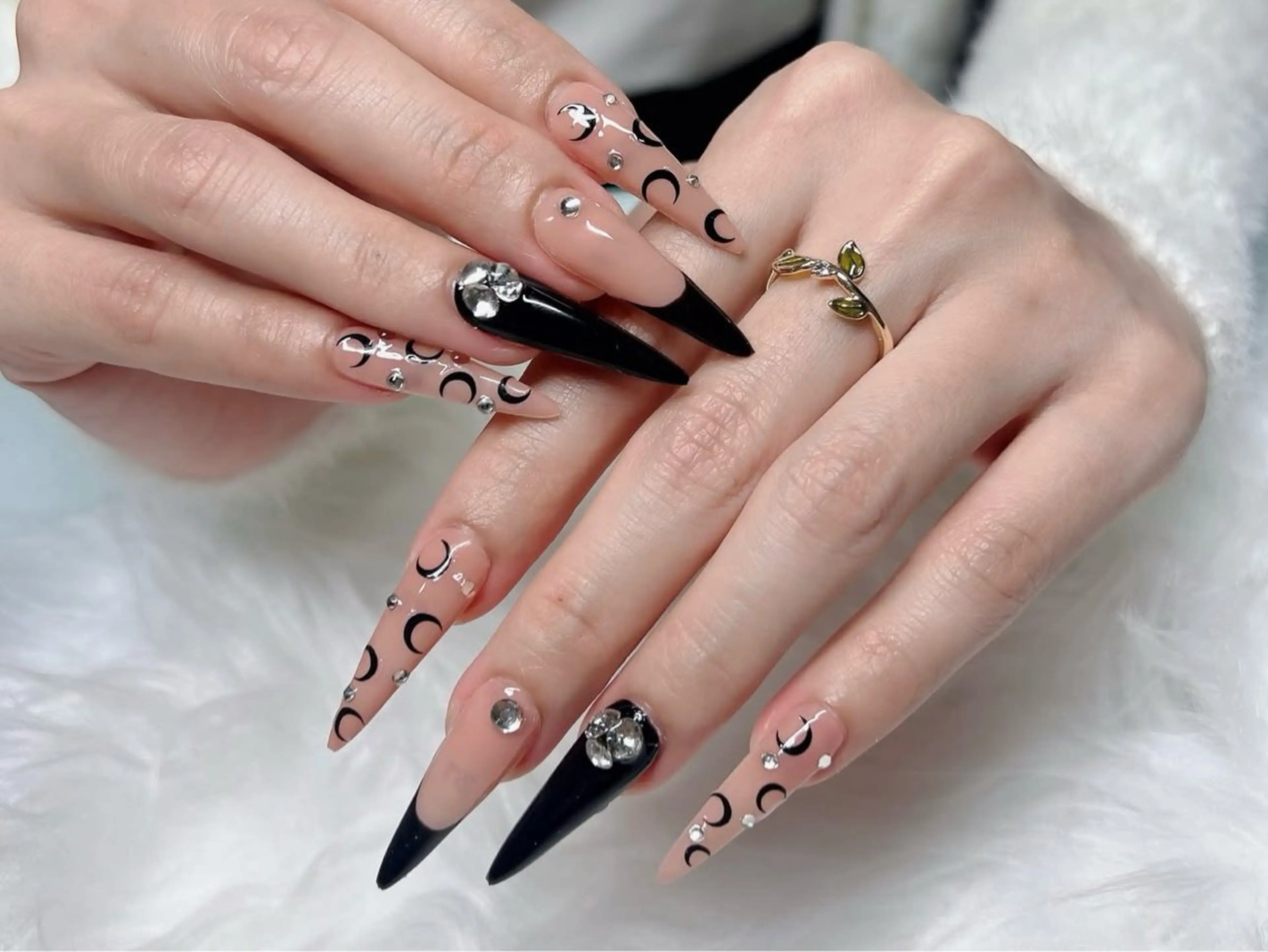 ネイル Mira Nail Studioのネイルデザイン