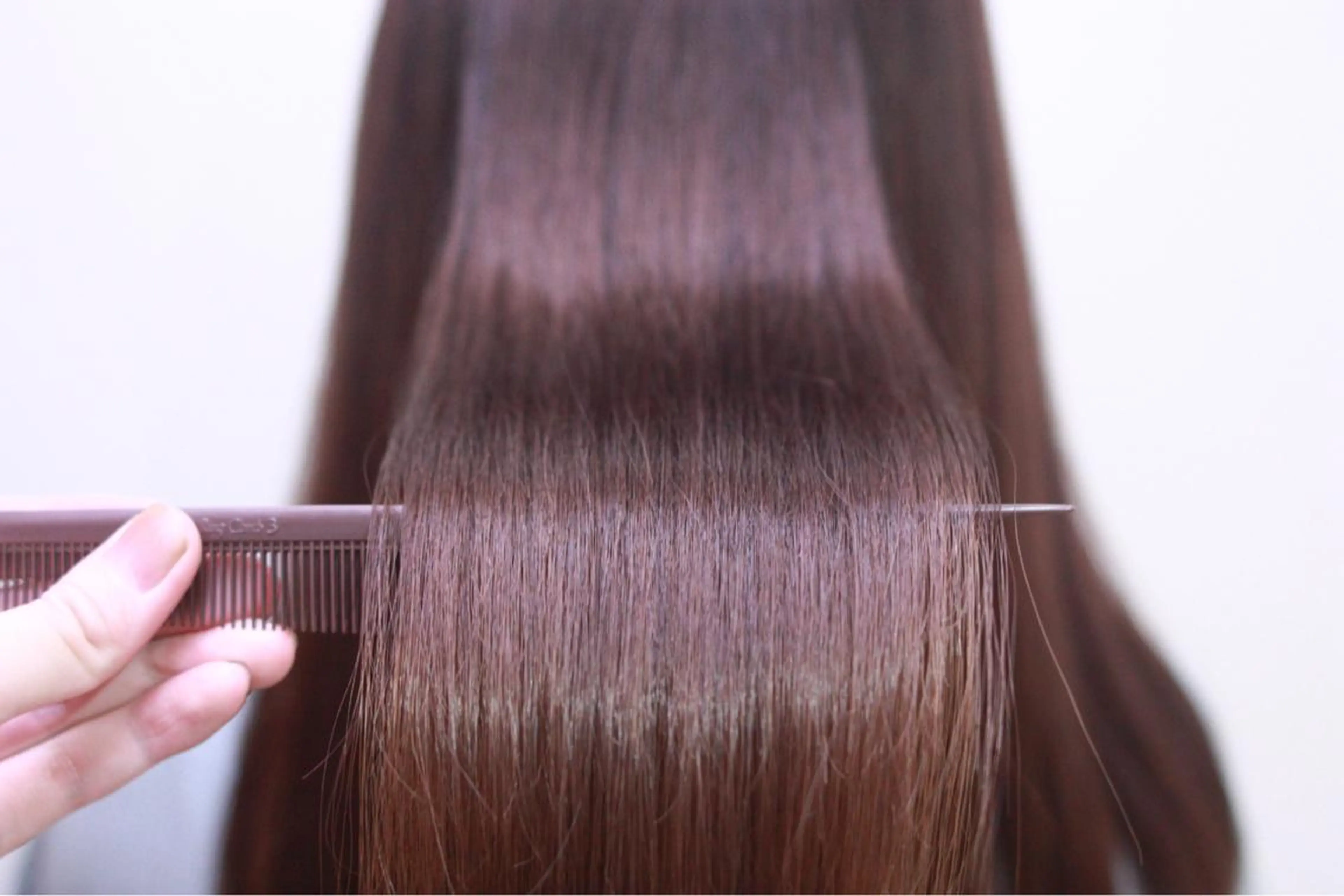 雨にも負けない☂️🌈艶ストレート＋デザインカットの写真