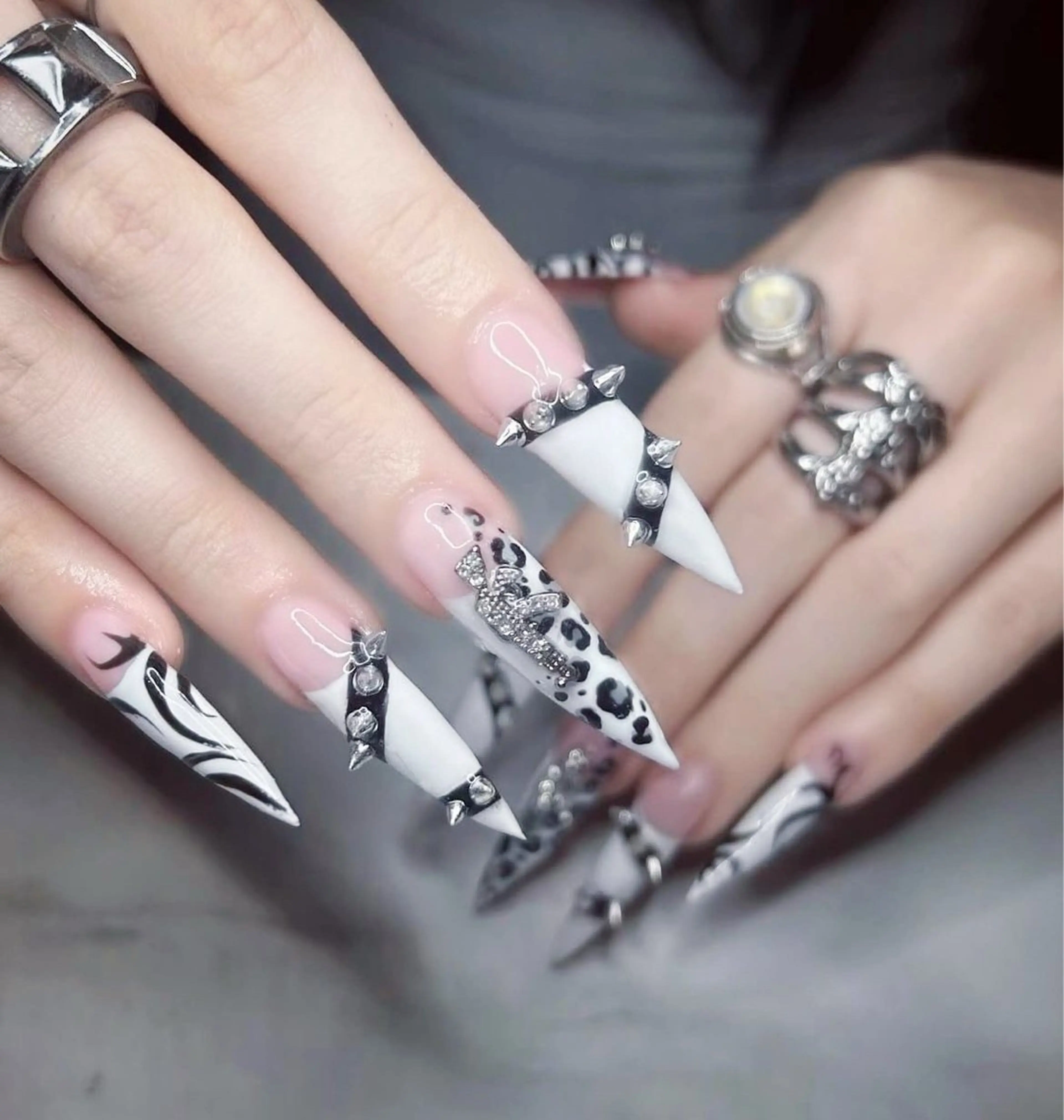 カラー T&D NailSalonのネイルデザイン