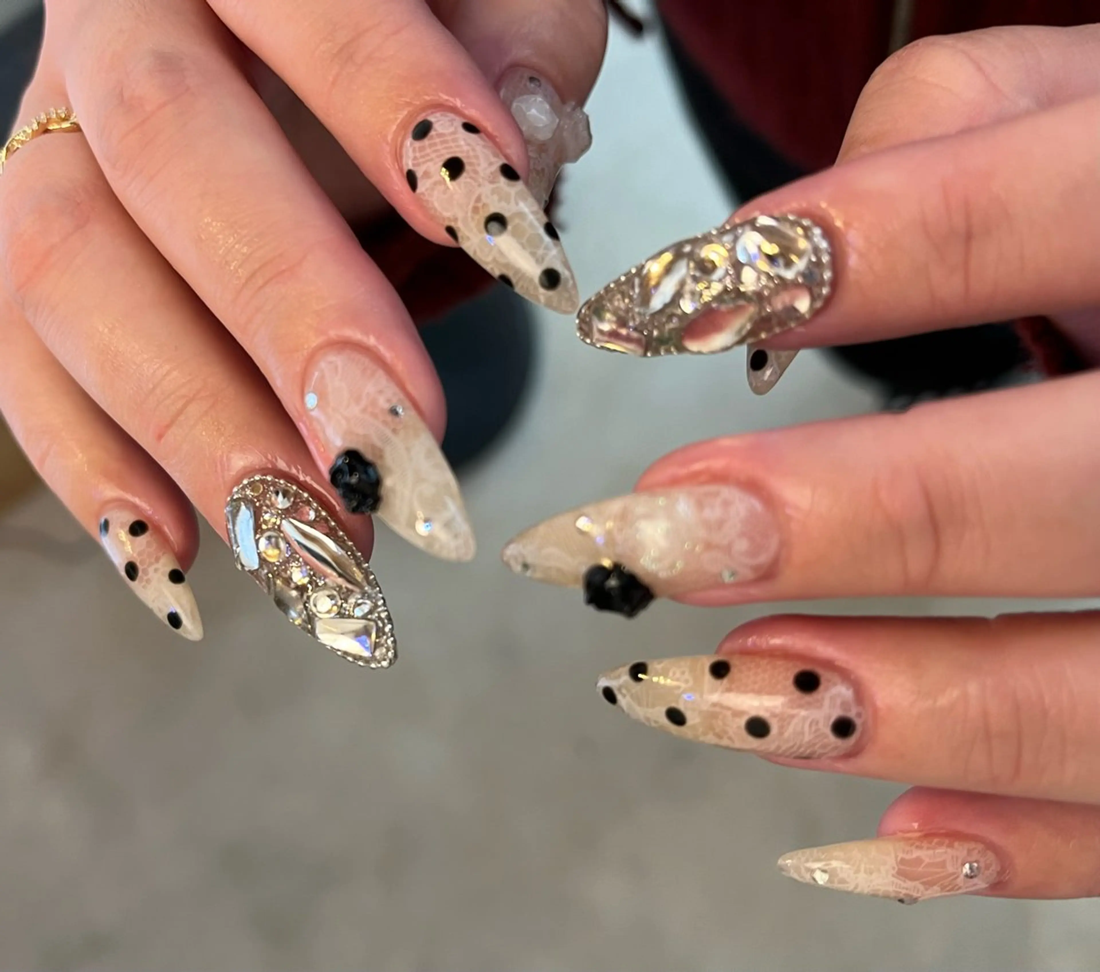 ネイル 持ち込み ハンドネイル aiu  ｱｲﾕｰ ちひろのネイルデザイン