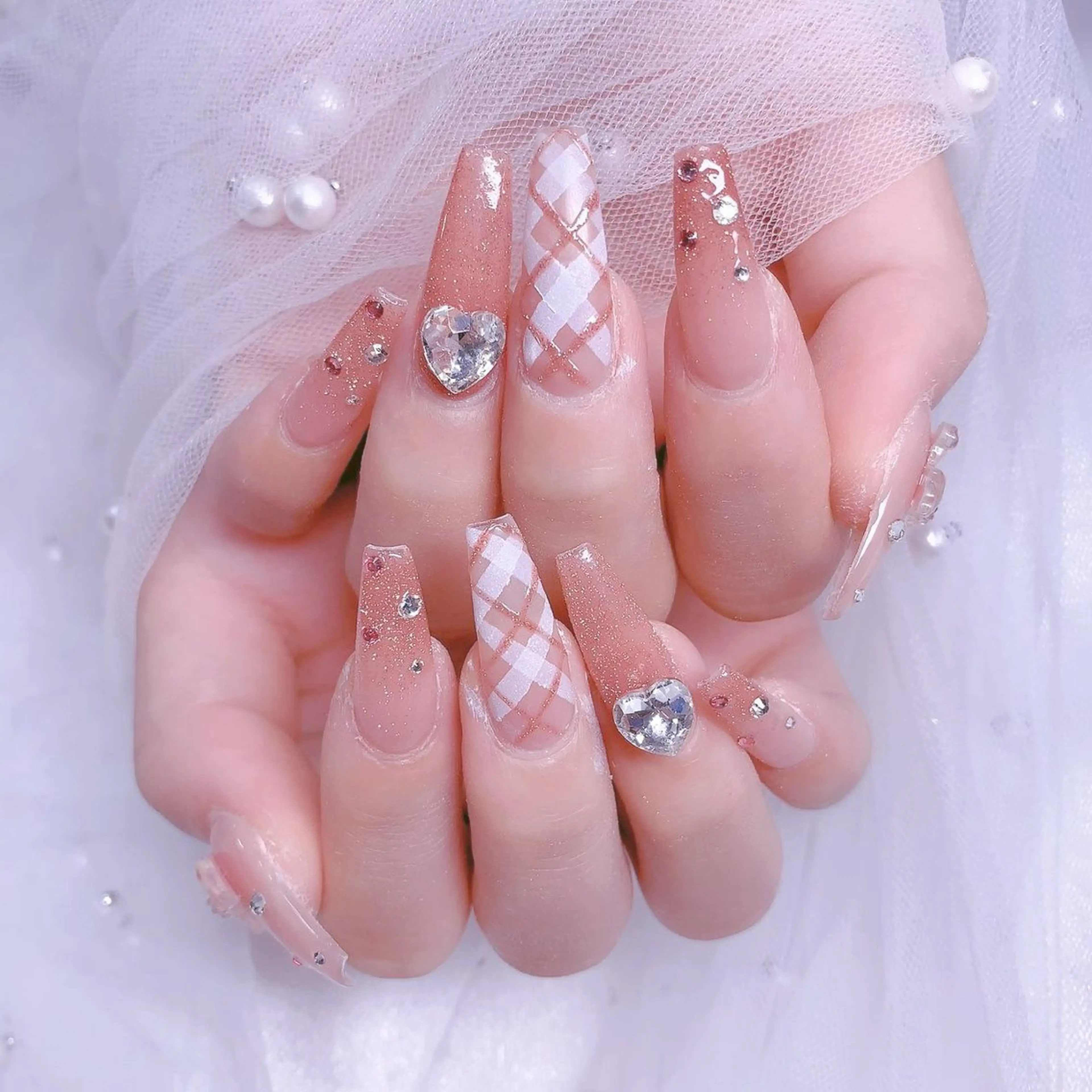 ネイル フレンチネイル ジェルネイル ハート 韓国ネイル マグネットネイル ハンドネイル ネイルサロン lotusのネイルデザイン