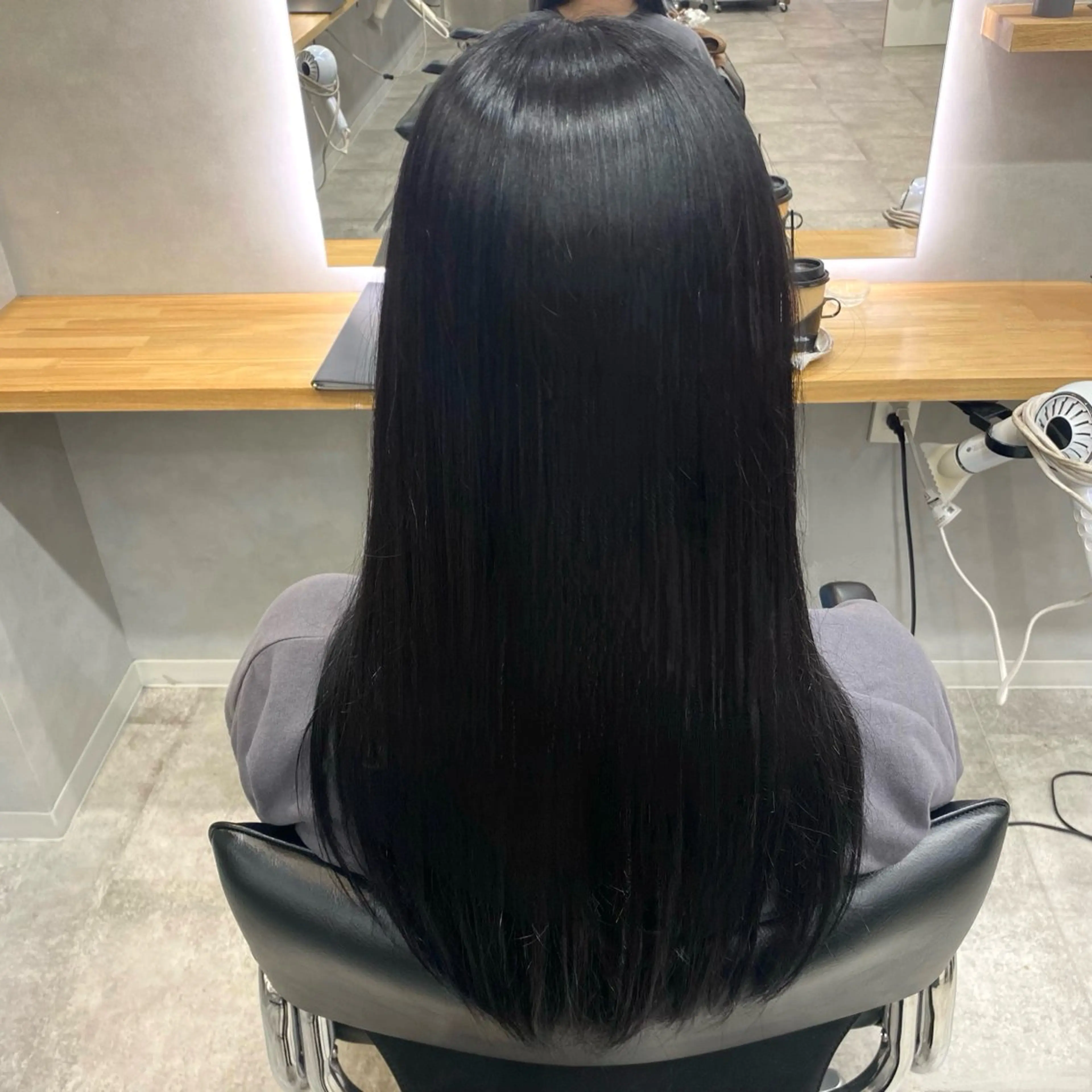 ロング カラー 黒髪 ブルーカラー ブルーブラック イルミナカラー トリートメント ナツキ💫 カットモデル募集中のヘアスタイル