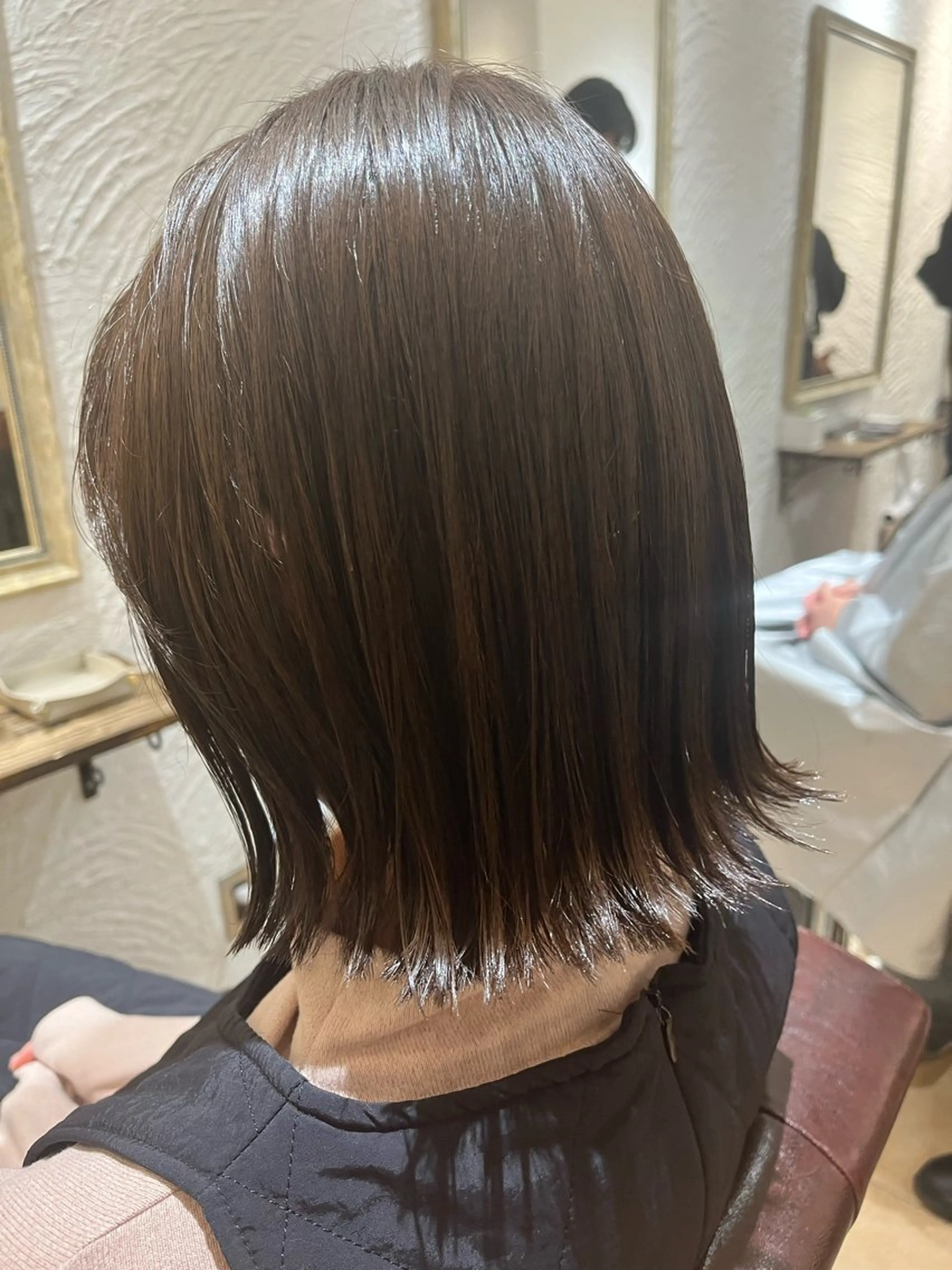 ミディアム カラー グレージュ ボブ 外ハネヘア カット ヘアカラー トリートメント 🌈透明感カラー🌈 🌟吉田祐介🌟のヘアスタイル