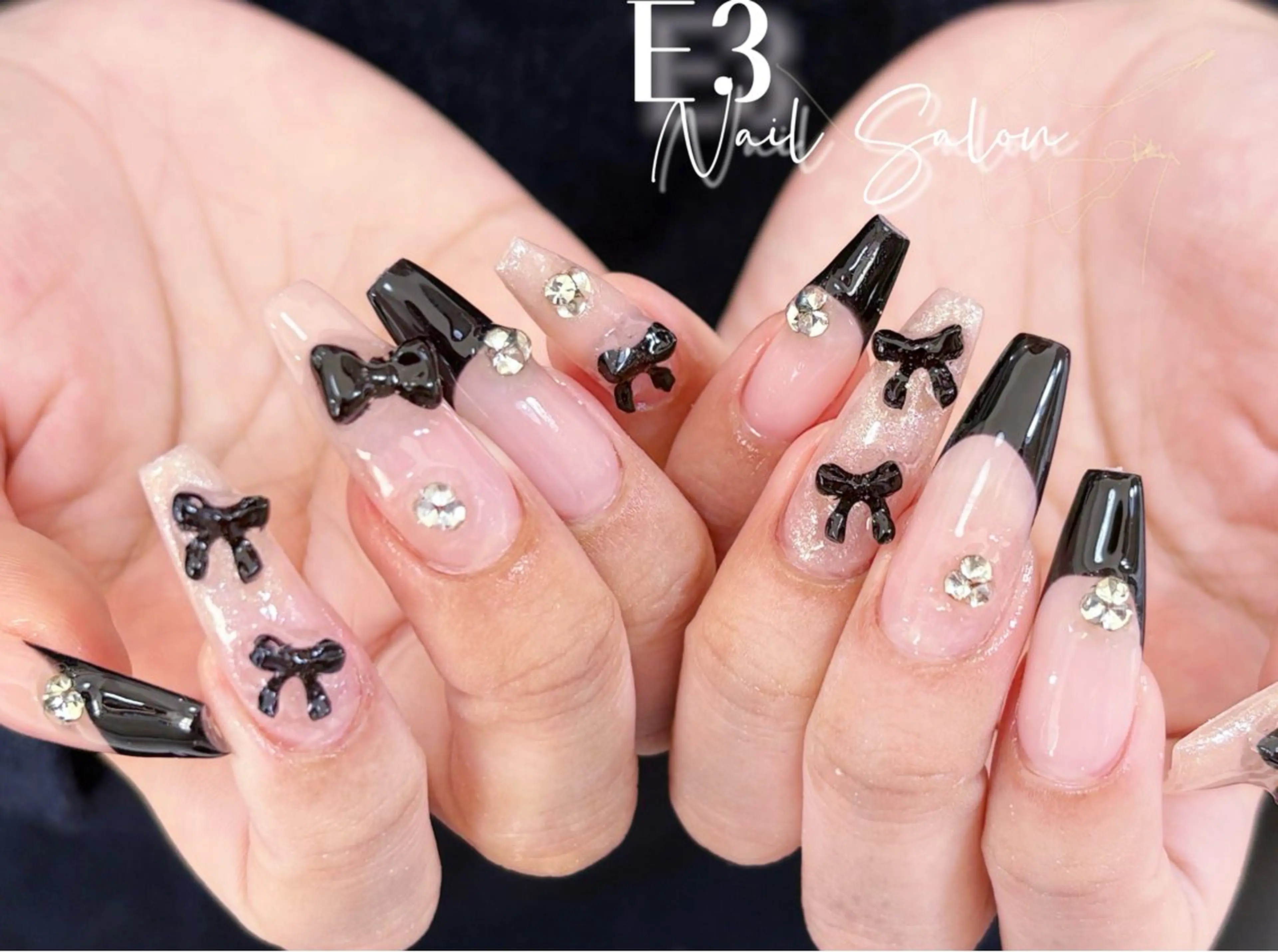 ネイル フレンチネイル ジェルネイル ガラスフレンチ グラデーション キラキラネイル ハンドネイル E3 Nail Salonのネイルデザイン