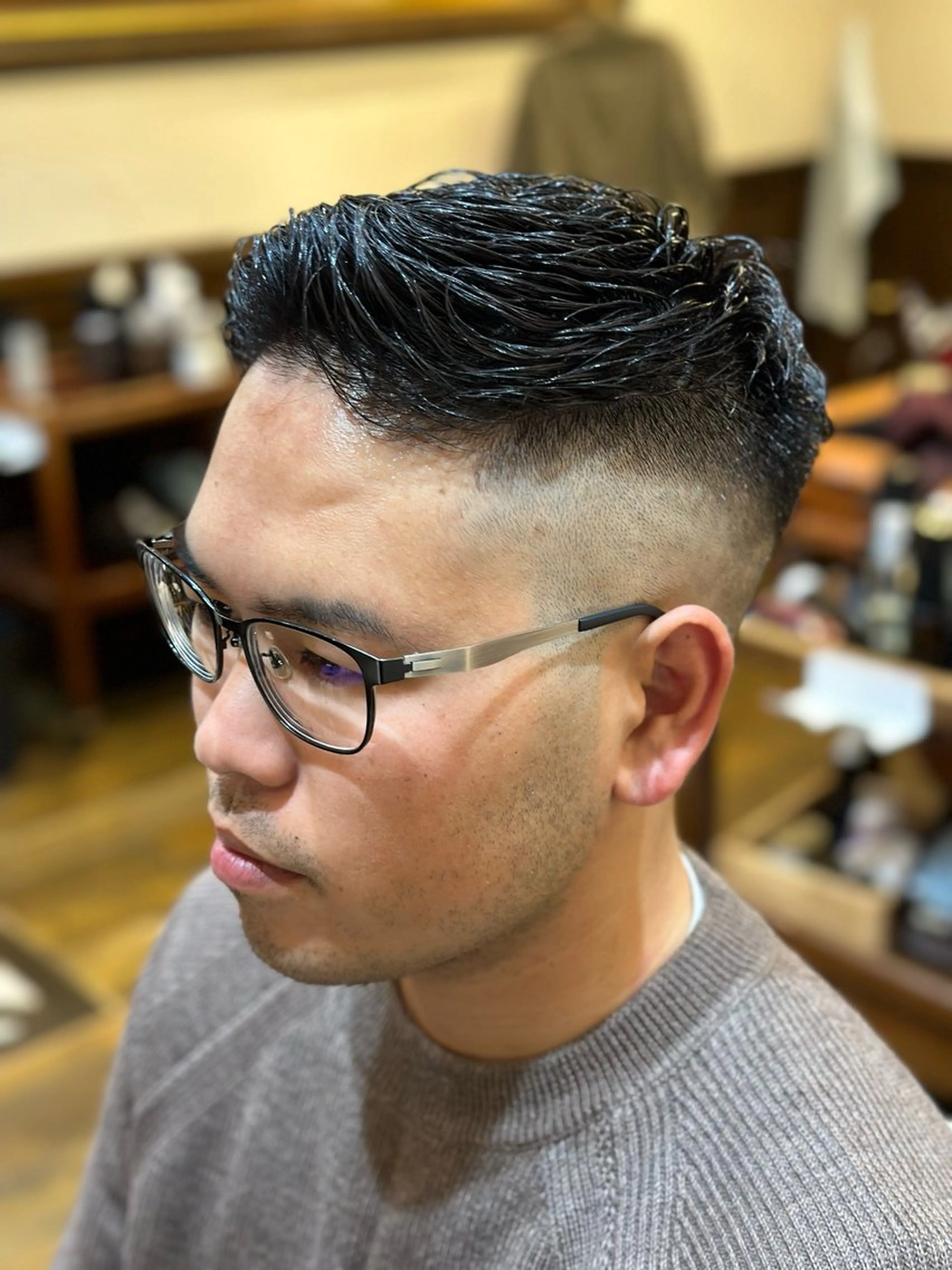 ショート パーマ メンズ フェードカット メンズパーマ スキンフェード 七澤 颯太のヘアスタイル