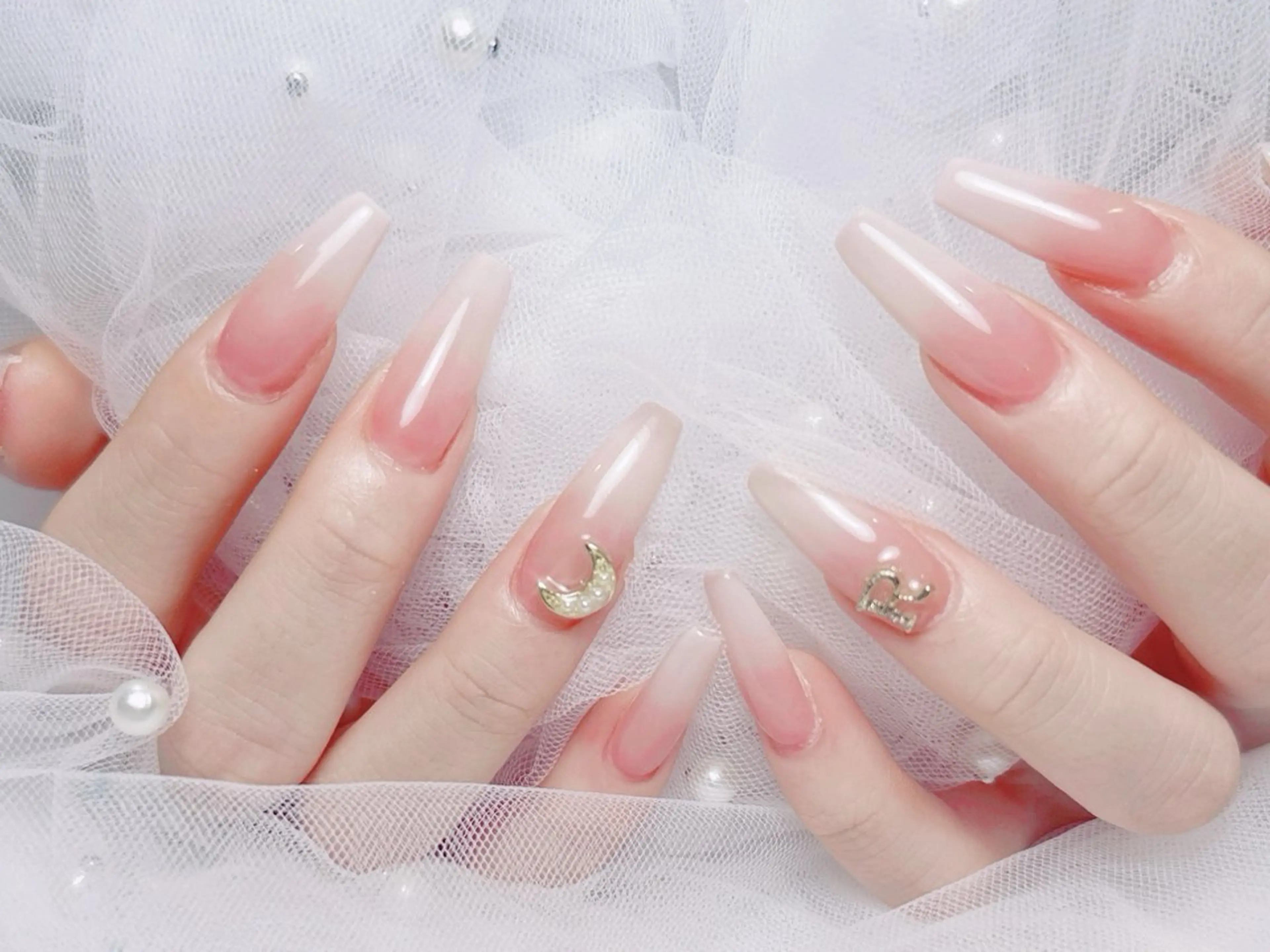 ネイル フレンチネイル ジェルネイル ハート 韓国ネイル マグネットネイル ハンドネイル ネイルサロン lotusのネイルデザイン